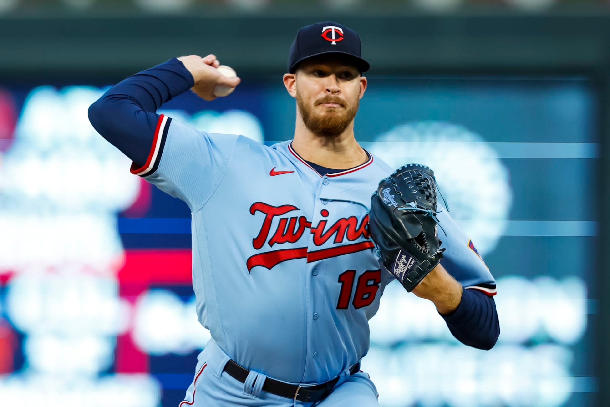 MINNEAPOLIS, MN - SEPTEMBER 27: Bailey Ober #16 of the Minnesota Twins delivers a pitch against the Chicago White Sox in the first inning of the game at Target Field on September 27, 2022 in Minneapolis, Minnesota. (Photo by David Berding/Getty Images)