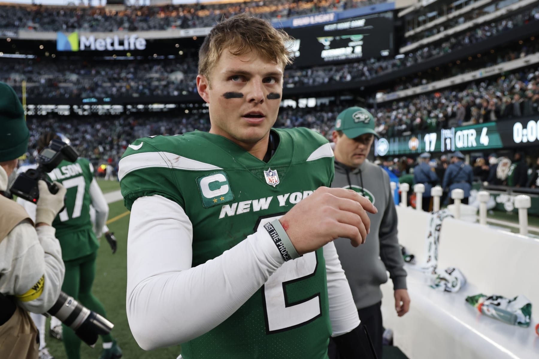 EAST RUTHERFORD, NEW JERSEY - DECEMBER 18: Zach Wilson #2 of the New York Jets reacts after a game against the Detroit Lions at MetLife Stadium on December 18, 2022 in East Rutherford, New Jersey. (Photo by Al Bello/Getty Images)