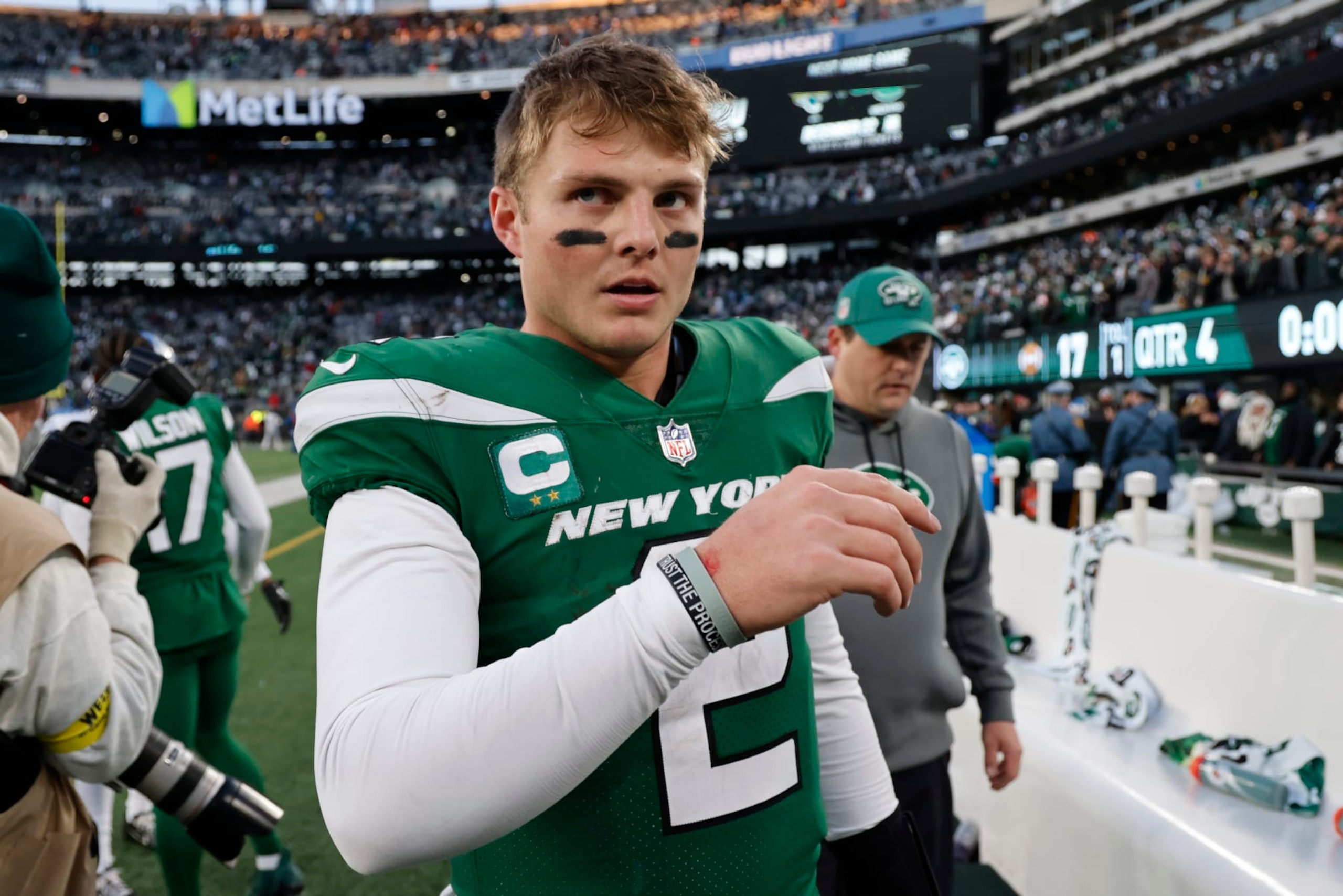 EAST RUTHERFORD, NEW JERSEY - DECEMBER 18: Zach Wilson #2 of the New York Jets reacts after a game against the Detroit Lions at MetLife Stadium on December 18, 2022 in East Rutherford, New Jersey. (Photo by Al Bello/Getty Images)