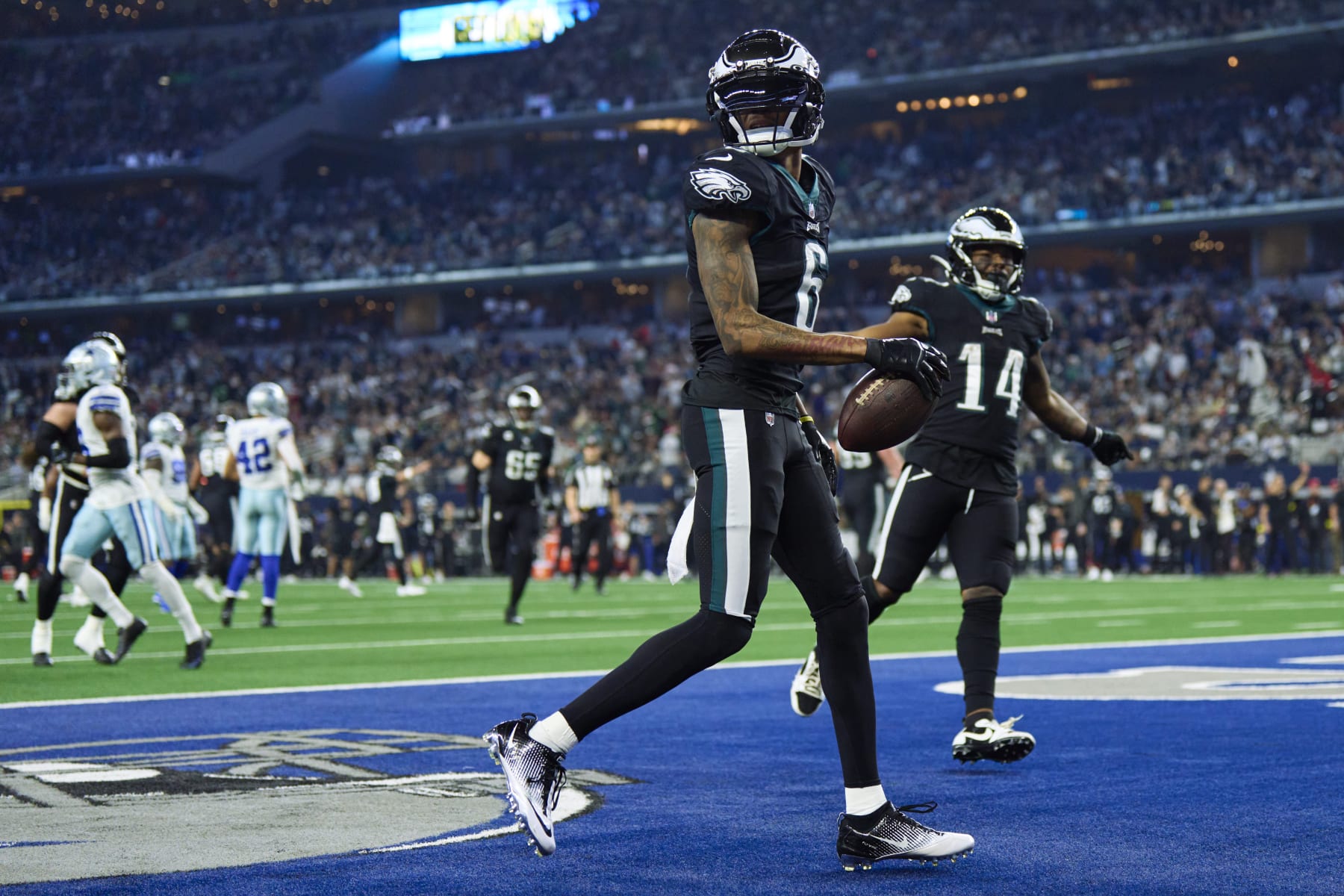 ARLINGTON, TX - DECEMBER 24: Wide receiver DeVonta Smith #6 of the Philadelphia Eagles celebrates after scoring a touchdown against the Dallas Cowboys during the second half at AT&T Stadium on December 24, 2022 in Arlington, Texas. (Photo by Cooper Neill/Getty Images)