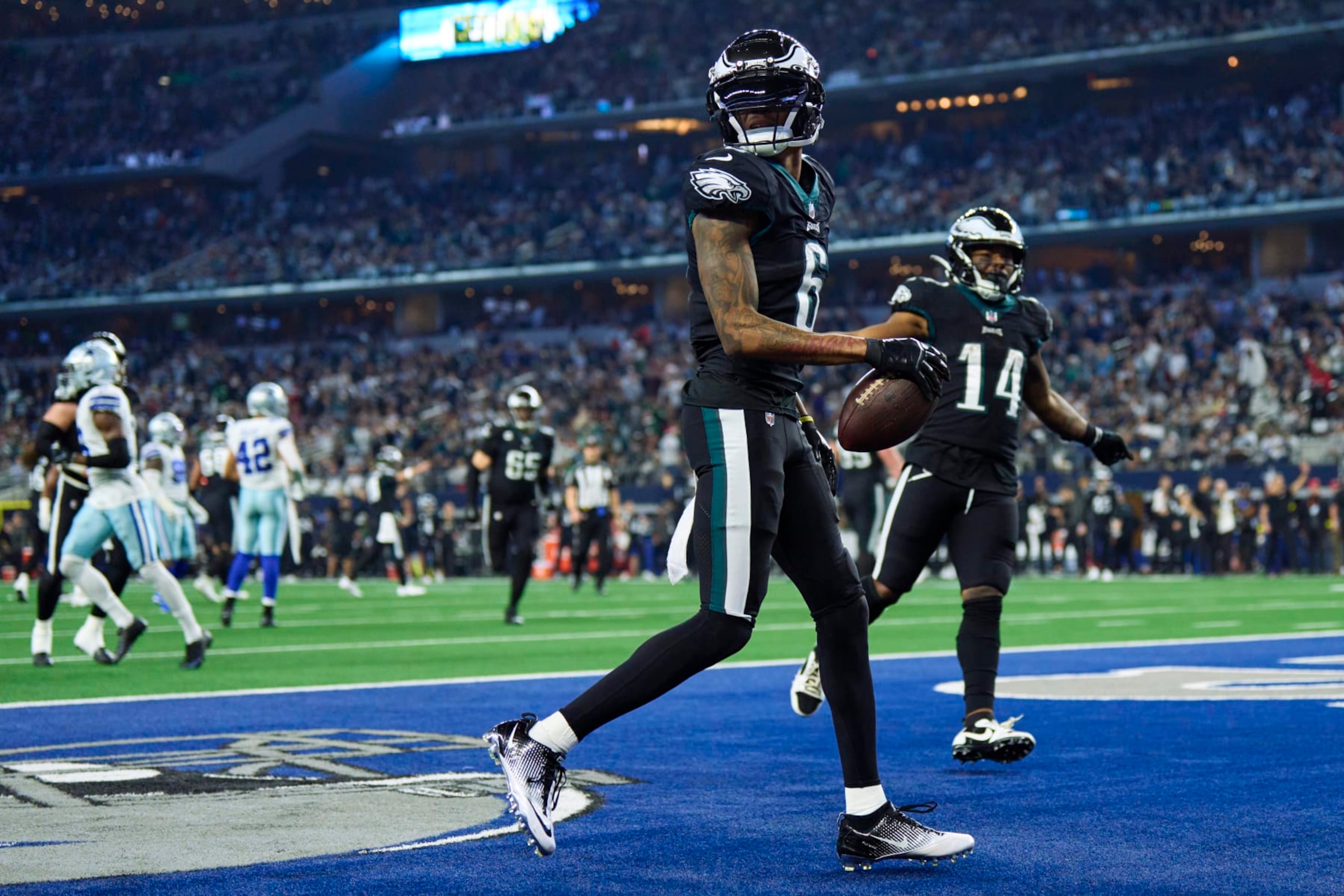 ARLINGTON, TX - DECEMBER 24: Wide receiver DeVonta Smith #6 of the Philadelphia Eagles celebrates after scoring a touchdown against the Dallas Cowboys during the second half at AT&T Stadium on December 24, 2022 in Arlington, Texas. (Photo by Cooper Neill/Getty Images)