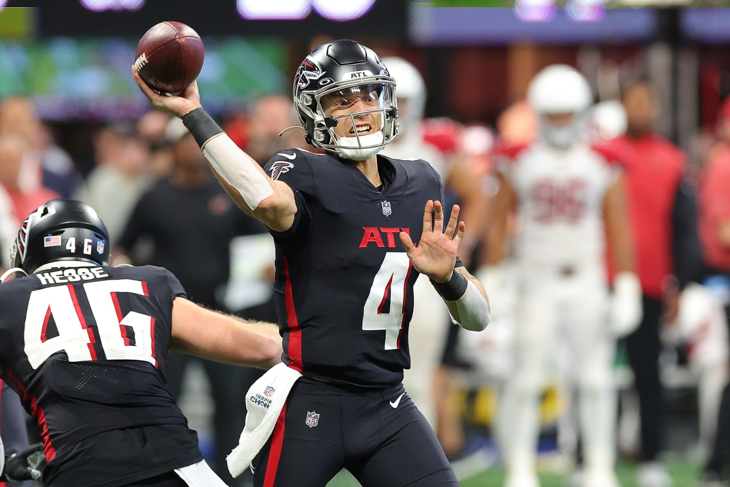 ATLANTA, GEORGIA - JANUARY 01: Desmond Ridder #4 of the Atlanta Falcons against the Arizona Cardinals at Mercedes-Benz Stadium on January 01, 2023 in Atlanta, Georgia. (Photo by Kevin C. Cox/Getty Images)