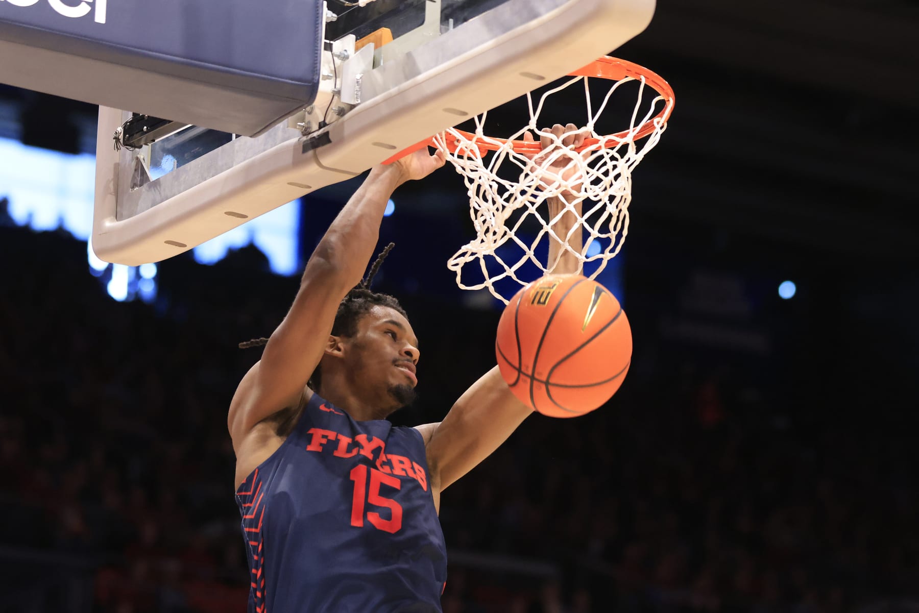 Dayton's DaRon Holmes II