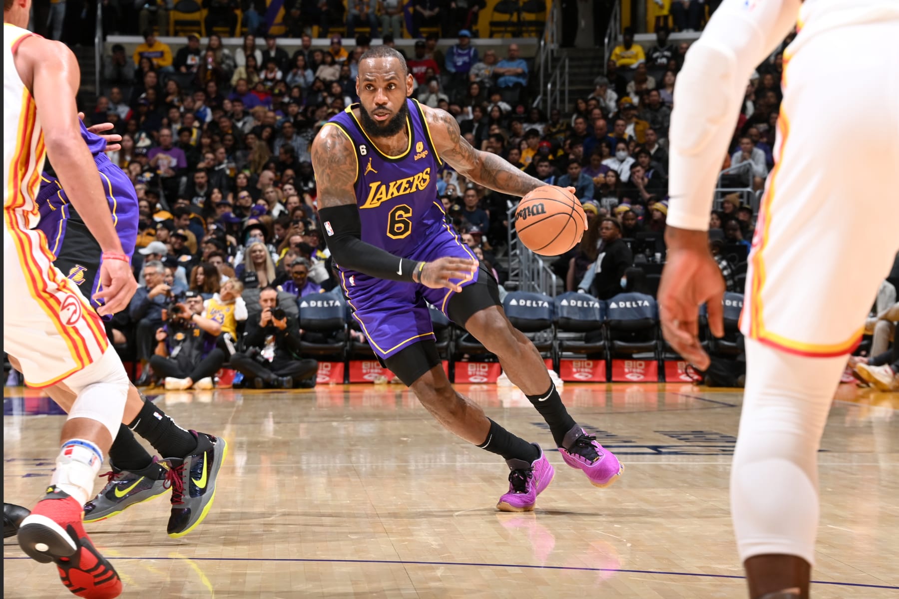 LOS ANGELES, CA - JANUARY 6: LeBron James #6 of the Los Angeles Lakers handles the ball during the game against the Atlanta Hawks on January 6, 2023 at Crypto.Com Arena in Los Angeles, California. NOTE TO USER: User expressly acknowledges and agrees that, by downloading and/or using this Photograph, user is consenting to the terms and conditions of the Getty Images License Agreement. Mandatory Copyright Notice: Copyright 2023 NBAE (Photo by Andrew D. Bernstein/NBAE via Getty Images)