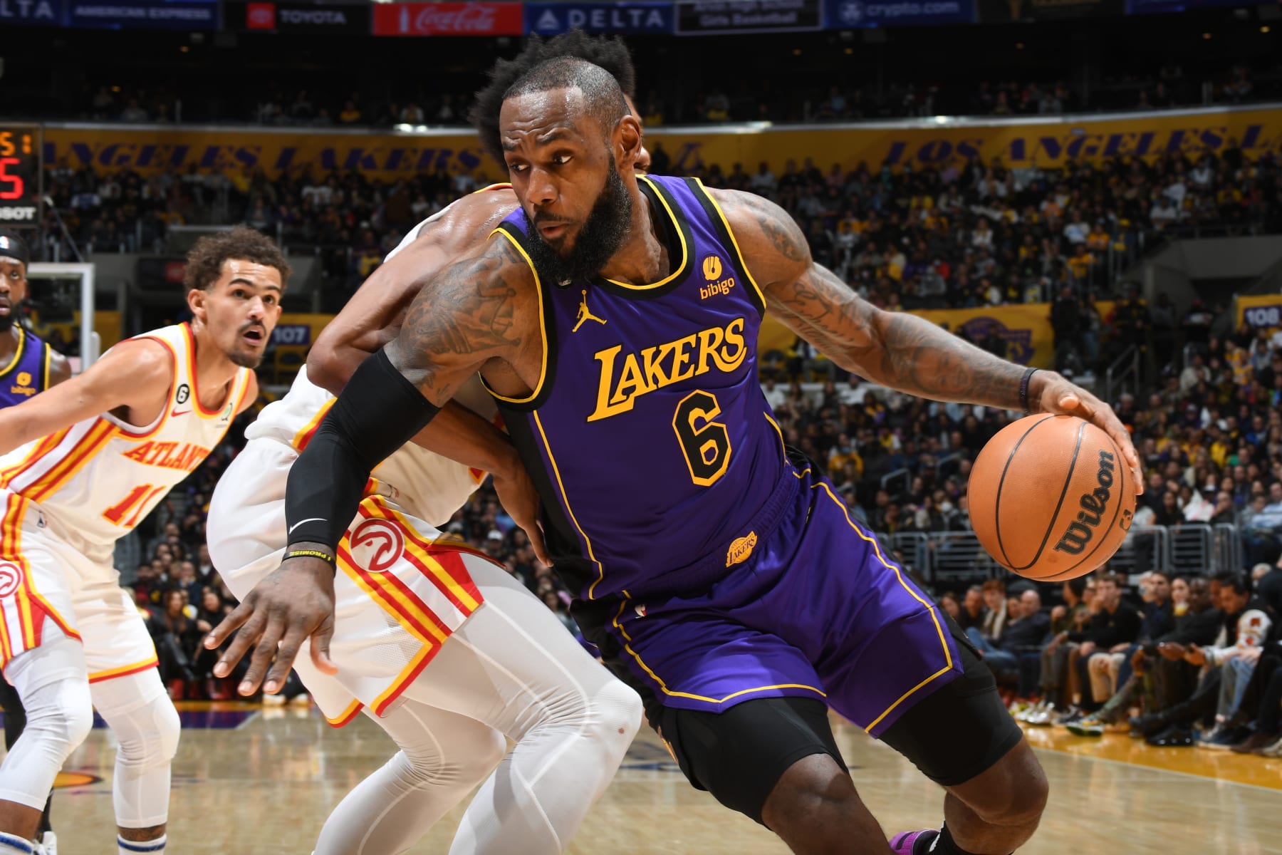 LOS ANGELES, CA - JANUARY 6: LeBron James #6 of the Los Angeles Lakers handles the ball during the game against the Atlanta Hawks on January 6, 2023 at Crypto.Com Arena in Los Angeles, California. NOTE TO USER: User expressly acknowledges and agrees that, by downloading and/or using this Photograph, user is consenting to the terms and conditions of the Getty Images License Agreement. Mandatory Copyright Notice: Copyright 2023 NBAE (Photo by Andrew D. Bernstein/NBAE via Getty Images)