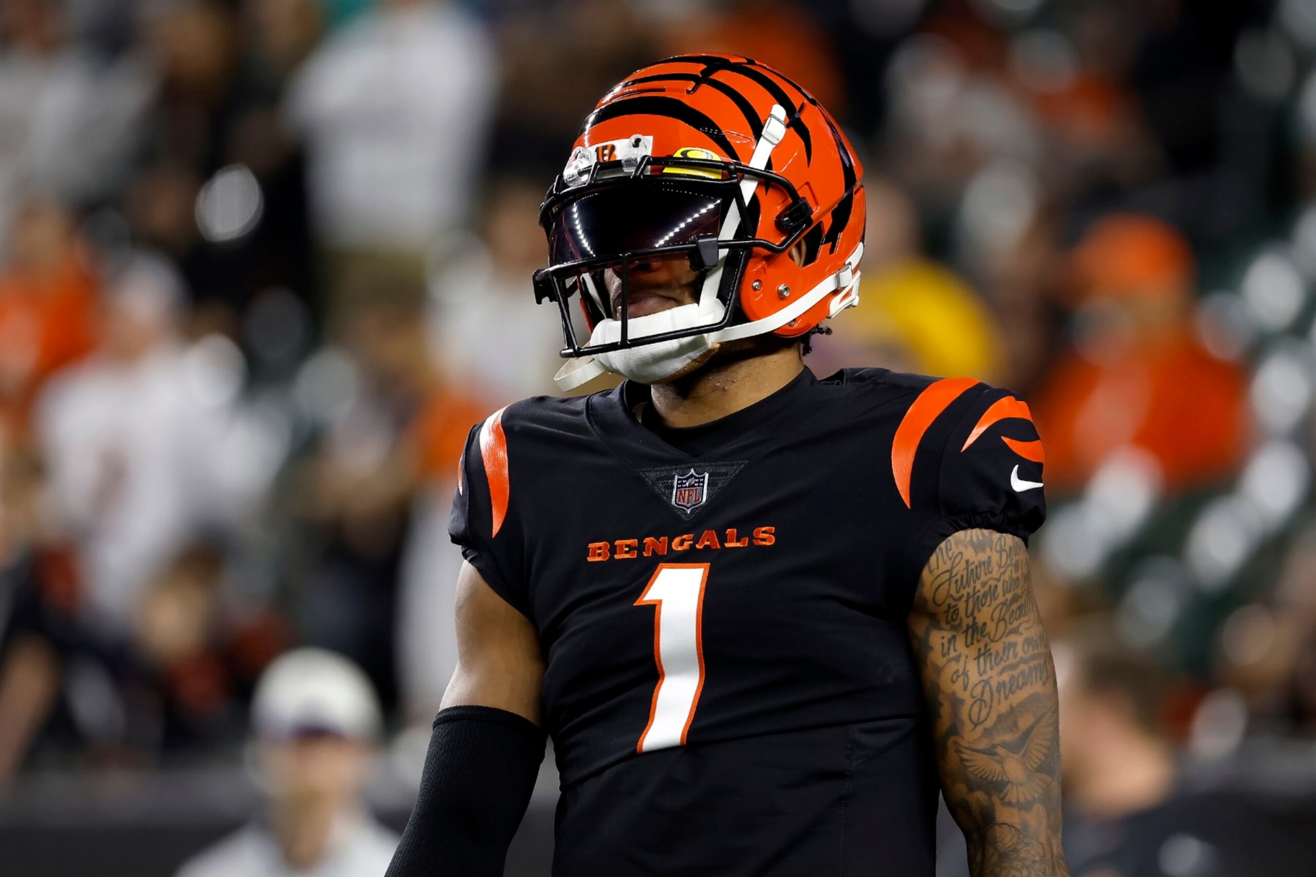 CINCINNATI, OH - JANUARY 02:  JaMarr Chase #1 of the Cincinnati Bengals warms up prior to the start of the game against the Buffalo Bills at Paycor Stadium on January 2, 2023 in Cincinnati, Ohio. (Photo by Kirk Irwin/Getty Images)