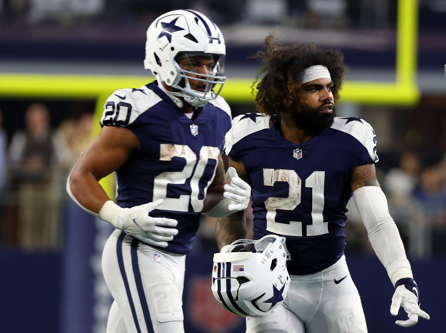Tony Pollard (left) and Ezekiel Elliott (right)