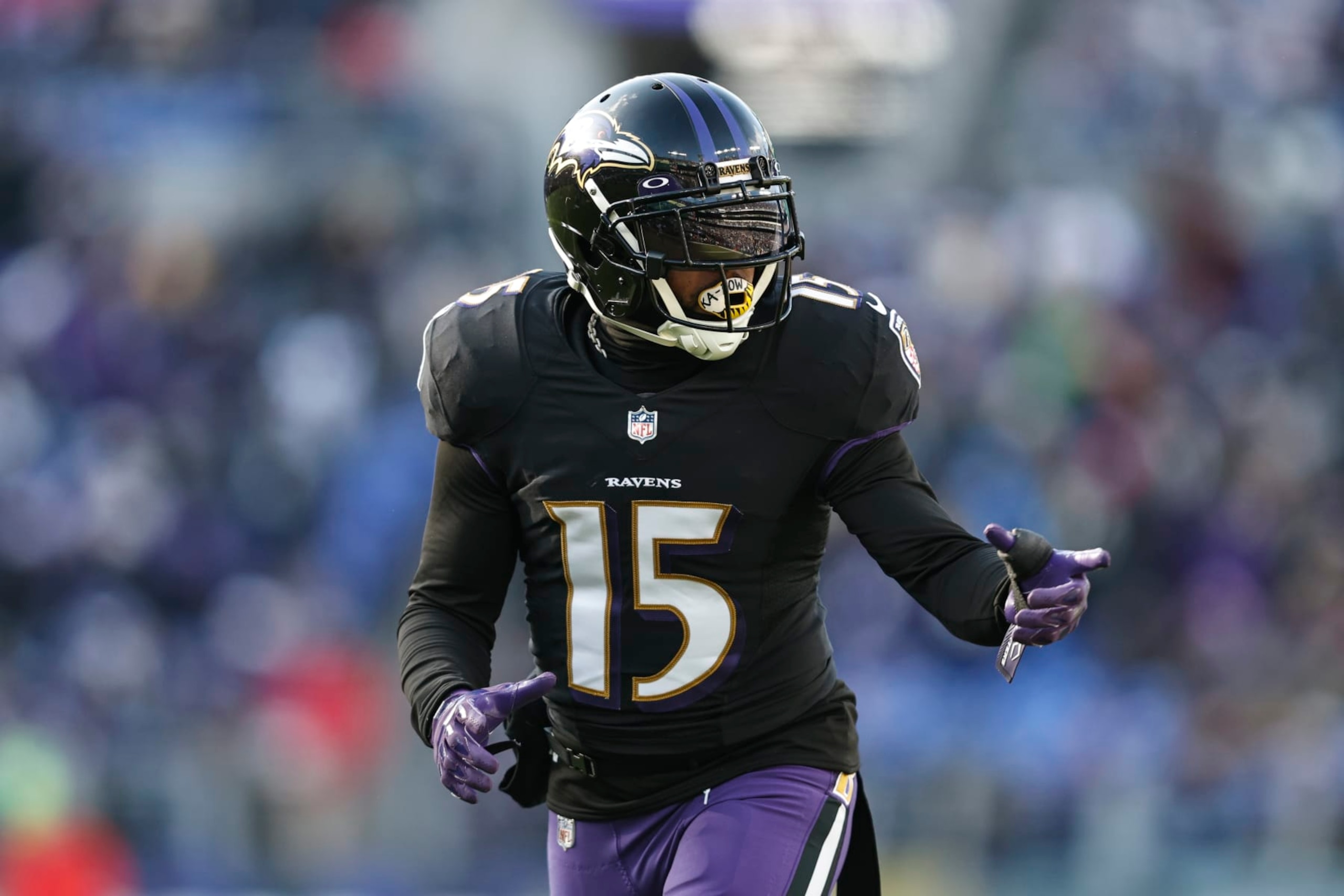 BALTIMORE, MARYLAND - DECEMBER 24: DeSean Jackson #15 of the Baltimore Ravens lines up during an NFL football game between the Baltimore Ravens and the Atlanta Falcons at M&T Bank Stadium on December 24, 2022 in Baltimore, Maryland. (Photo by Michael Owens/Getty Images)