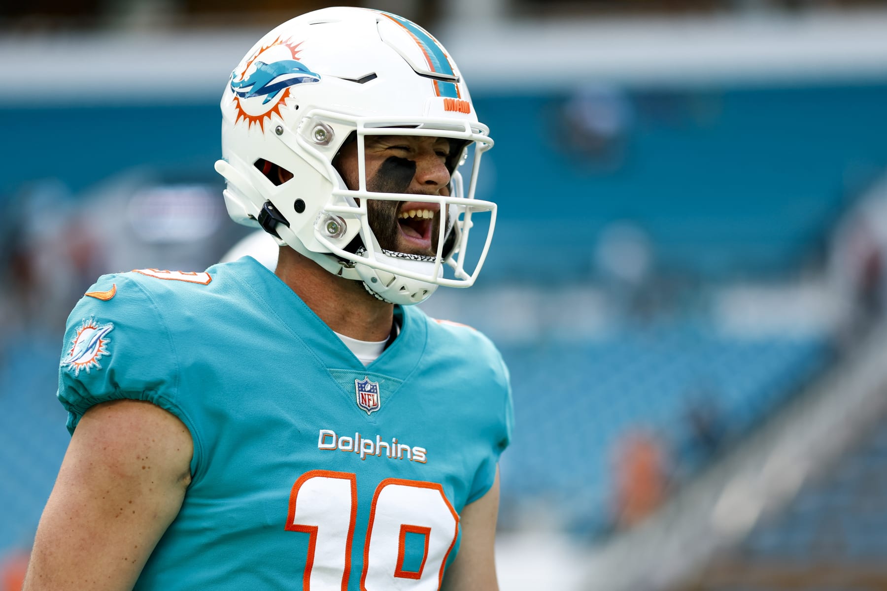 MIAMI GARDENS, FL - JANUARY 8: Skylar Thompson #19 of the Miami Dolphins warms up prior to an NFL football game against the New York Jets at Hard Rock Stadium on January 8, 2023 in Miami Gardens, Florida. (Photo by Kevin Sabitus/Getty Images)