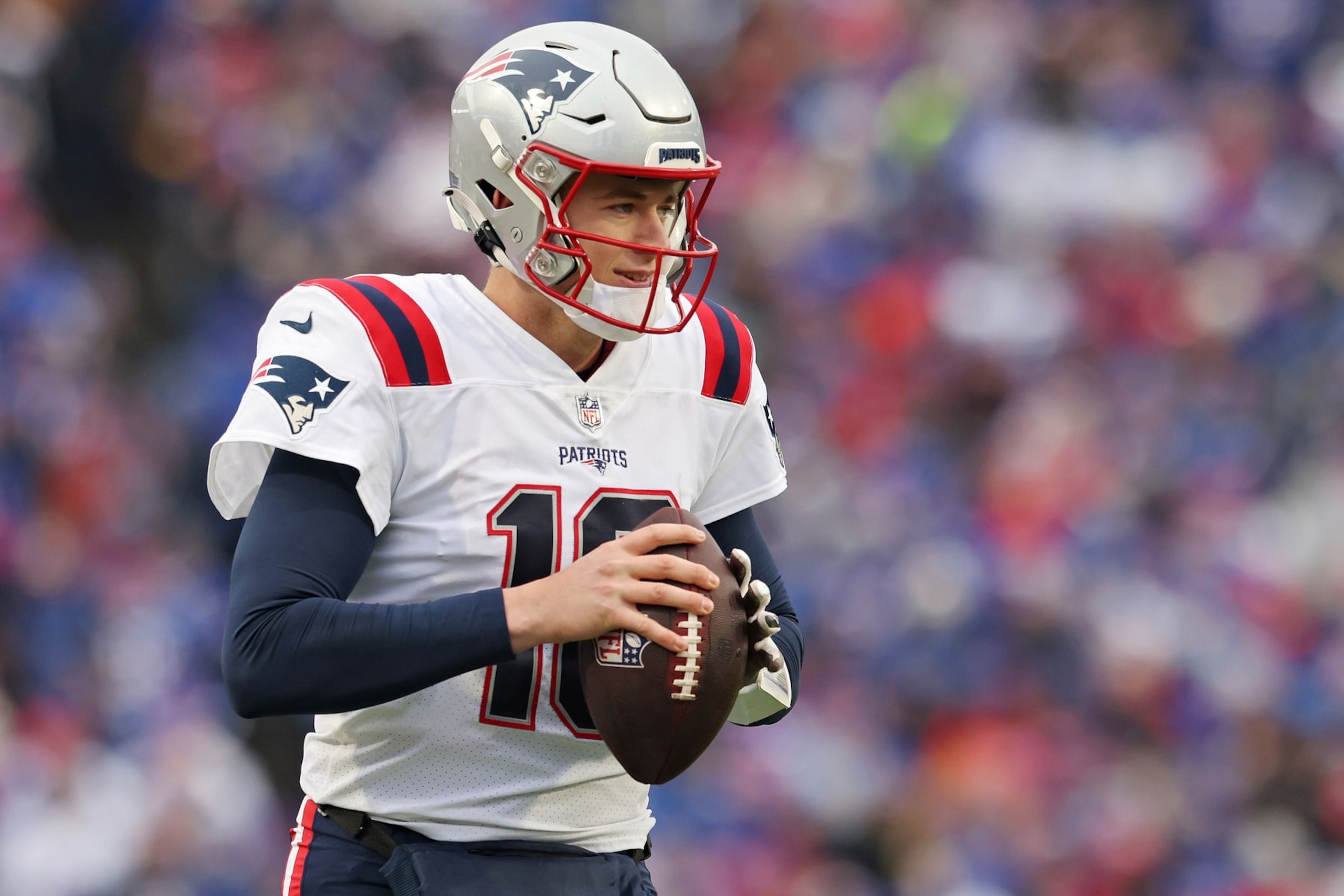 ORCHARD PARK, NEW YORK - JANUARY 08: Mac Jones #10 of the New England Patriots warms up prior to a game against the Buffalo Bills at Highmark Stadium on January 08, 2023 in Orchard Park, New York. (Photo by Bryan M. Bennett/Getty Images)