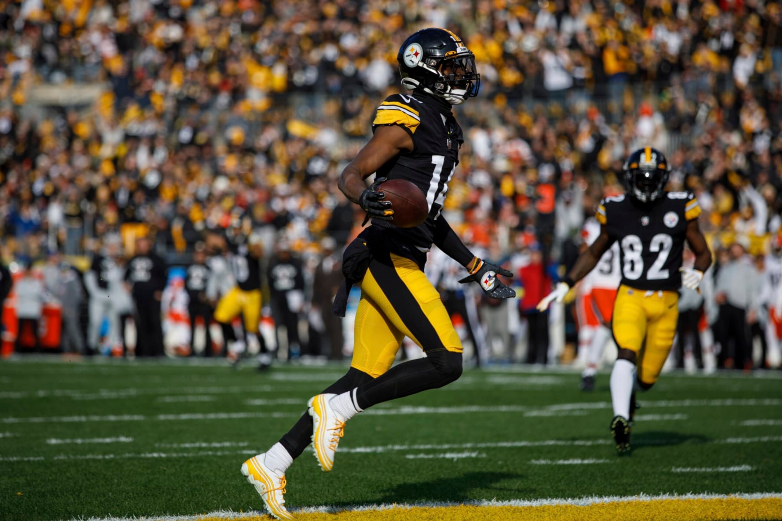Pittsburgh Steelers wide receiver George Pickens (14) runs into the end zone for a 31-yard touchdown during an NFL football game, Sunday, Jan. 8, 2023, in Pittsburgh, PA. (AP Photo/Matt Durisko) Pittsburgh Steelers wide receiver George Pickens (14) runs into the end zone for a 31-yard touchdown during an NFL football game, Sunday, Jan. 8, 2023, in Pittsburgh, PA. (AP Photo/Matt Durisko)