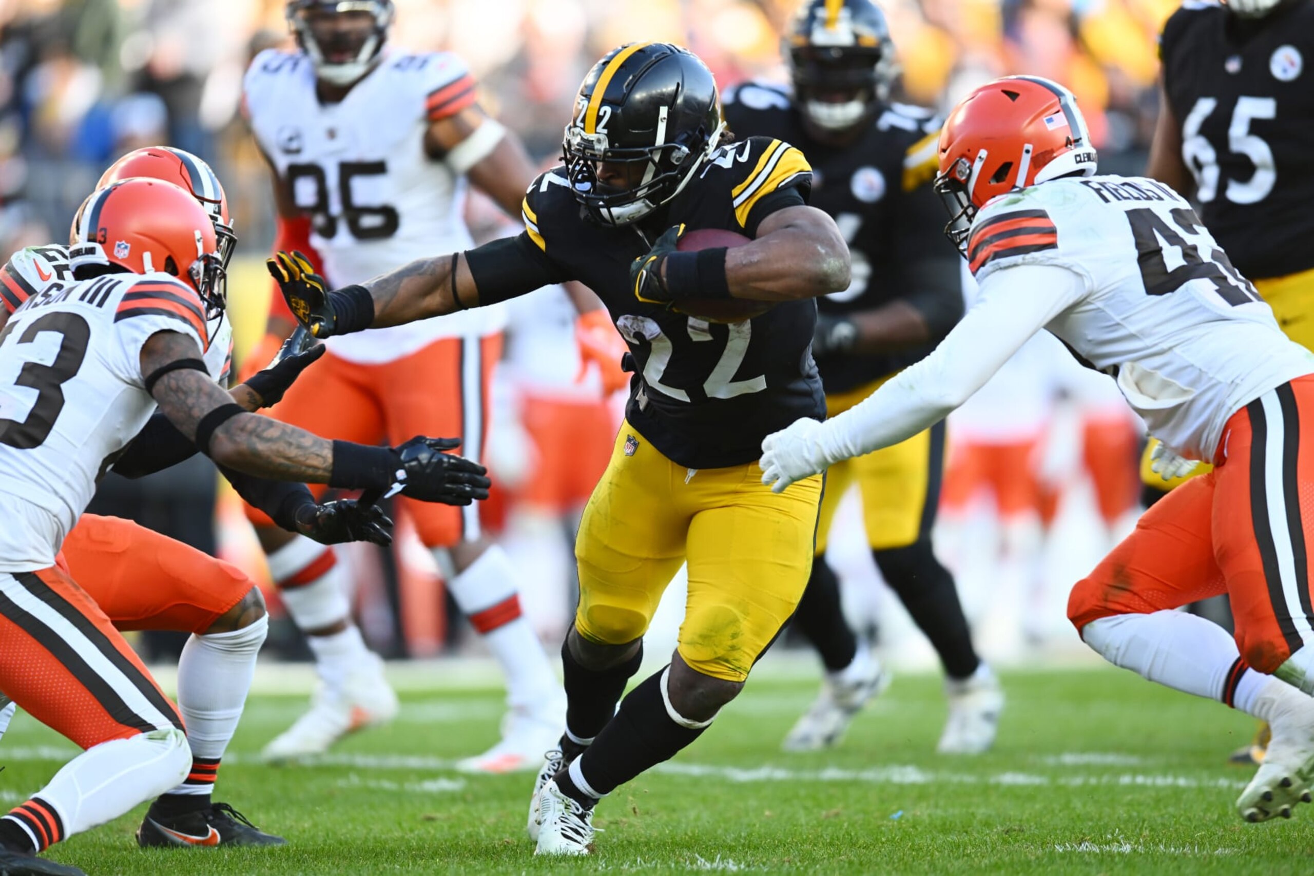 PITTSBURGH, PENNSYLVANIA - JANUARY 08: Najee Harris #22 of the Pittsburgh Steelers runs with the ball during the third quarter of the game against the Cleveland Browns at Acrisure Stadium on January 08, 2023 in Pittsburgh, Pennsylvania. (Photo by Joe Sargent/Getty Images) PITTSBURGH, PENNSYLVANIA - JANUARY 08: Najee Harris #22 of the Pittsburgh Steelers runs with the ball during the third quarter of the game against the Cleveland Browns at Acrisure Stadium on January 08, 2023 in Pittsburgh, Pennsylvania. (Photo by Joe Sargent/Getty Images)