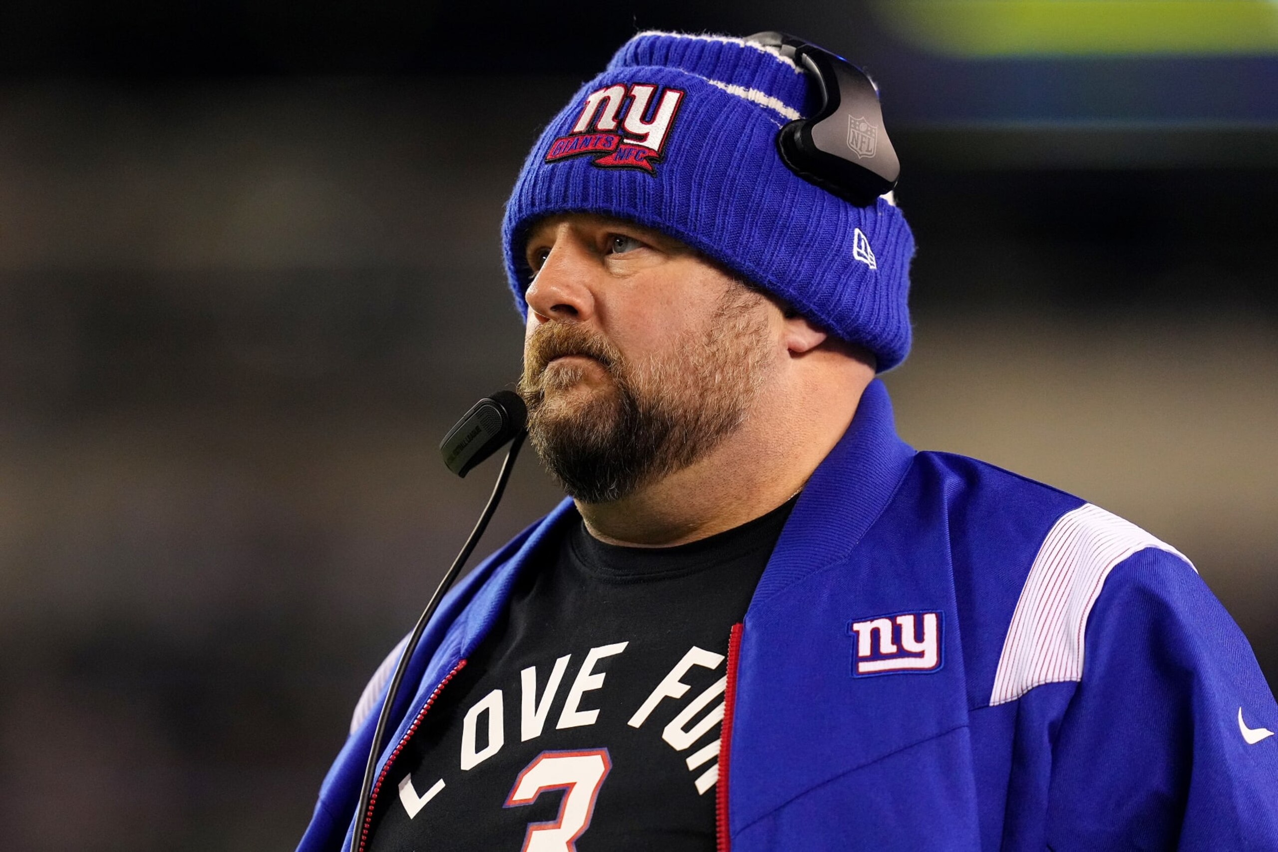 PHILADELPHIA, PENNSYLVANIA - JANUARY 08: Head coach Brian Daboll of the New York Giants coaches during the second half against the Philadelphia Eagles at Lincoln Financial Field on January 08, 2023 in Philadelphia, Pennsylvania. (Photo by Mitchell Leff/Getty Images)