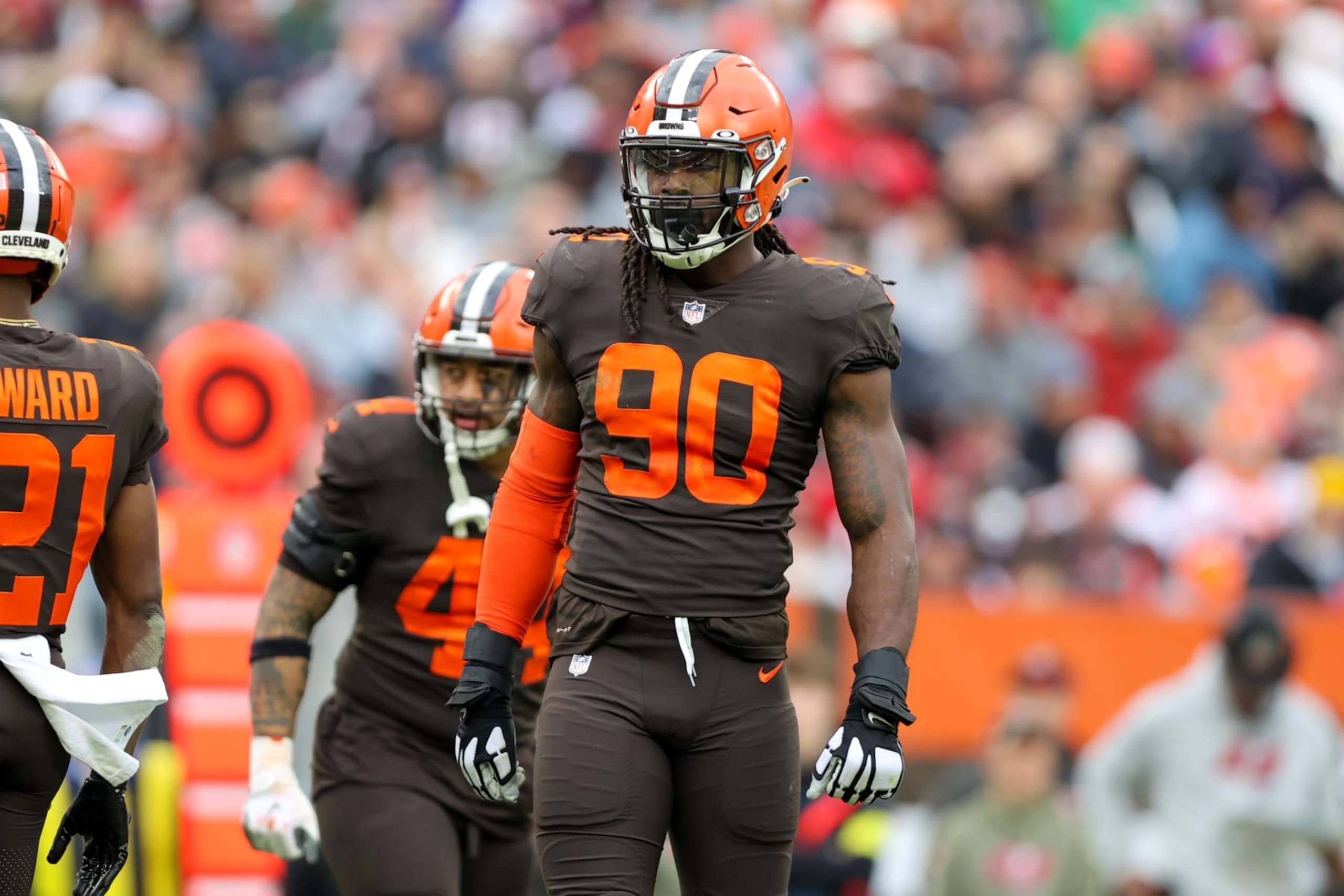 CLEVELAND, OH - NOVEMBER 27: Cleveland Browns defensive end Jadeveon Clowney (90) at the line of scrimmage during the third quarter of the National Football League game between the Tampa Bay Buccaneers and Cleveland Browns on November 27, 2022, at FirstEnergy Stadium in Cleveland, OH. (Photo by Frank Jansky/Icon Sportswire via Getty Images)