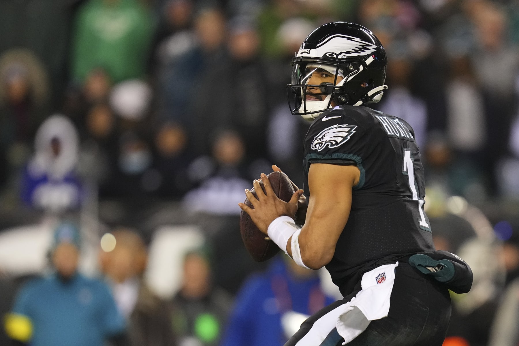 PHILADELPHIA, PA - JANUARY 08: Jalen Hurts #1 of the Philadelphia Eagles looks to pass the ball against the New York Giants at Lincoln Financial Field on January 8, 2023 in Philadelphia, Pennsylvania. (Photo by Mitchell Leff/Getty Images)