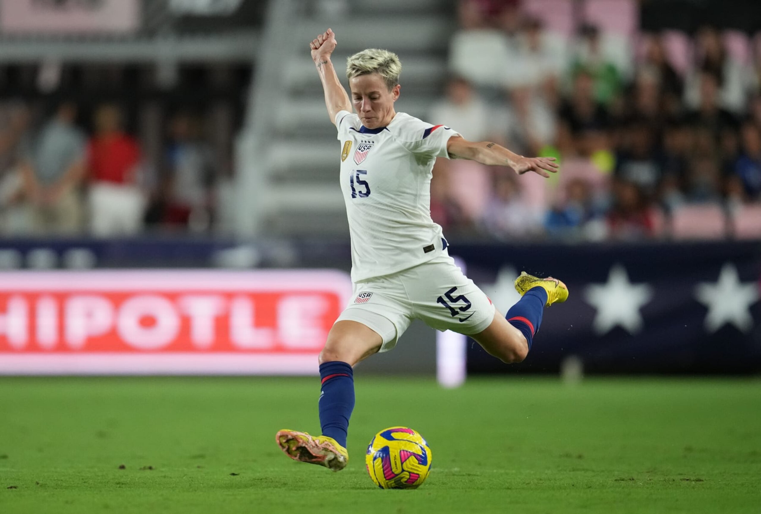 FT. LAUDERDALE, FL - NOVEMBER 10: Megan Rapinoe #15 of the United States takes a shot during a game between Germany and USWNT at DRV PNK Stadium on November 10, 2022 in Ft. Lauderdale, Florida. (Photo by Brad Smith/ISI Photos/Getty Images) FT. LAUDERDALE, FL - NOVEMBER 10: Megan Rapinoe #15 of the United States takes a shot during a game between Germany and USWNT at DRV PNK Stadium on November 10, 2022 in Ft. Lauderdale, Florida. (Photo by Brad Smith/ISI Photos/Getty Images)