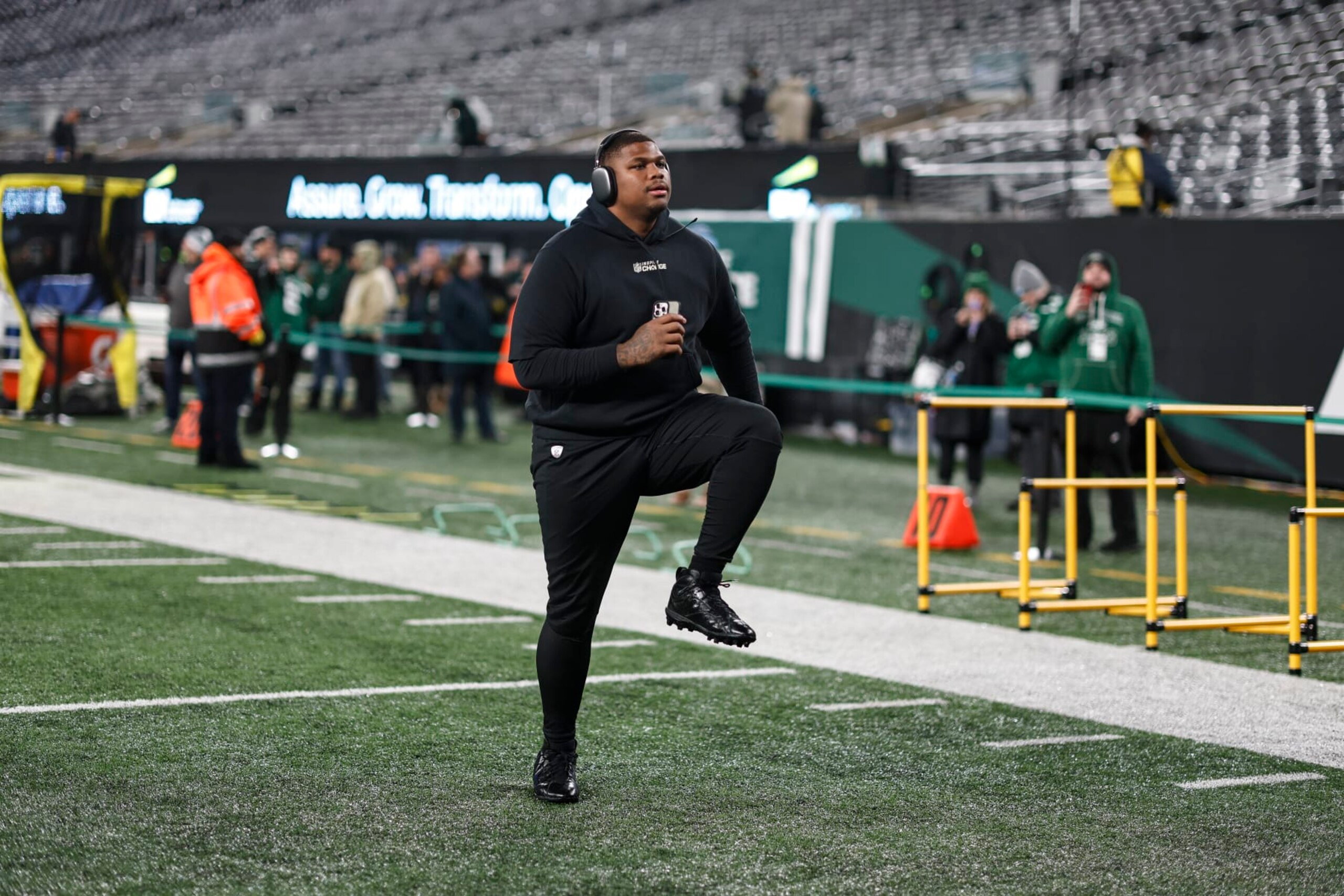EAST RUTHERFORD, NEW JERSEY - DECEMBER 22: Quinnen Williams #95 of the New York Jets warms up prior to an NFL football game between the New York Jets and the Jacksonville Jaguars at MetLife Stadium on December 22, 2022 in East Rutherford, New Jersey. (Photo by Michael Owens/Getty Images)