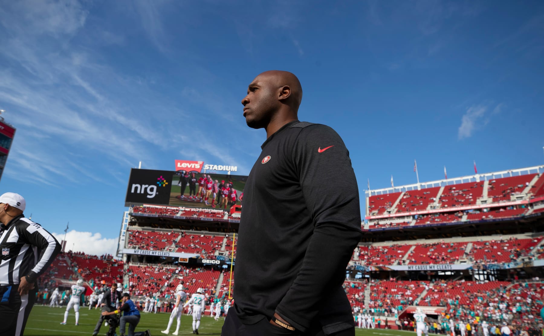 SANTA CLARA, CA - DECEMBER 4: Defensive Coordinator DeMeco Ryans of the San Francisco 49ers on the field before during the game against the Miami Dolphins at Levi's Stadium on December 4, 2022 in Santa Clara, California. The 49ers defeated the Dolphins 33-17. (Photo by Michael Zagaris/San Francisco 49ers/Getty Images)