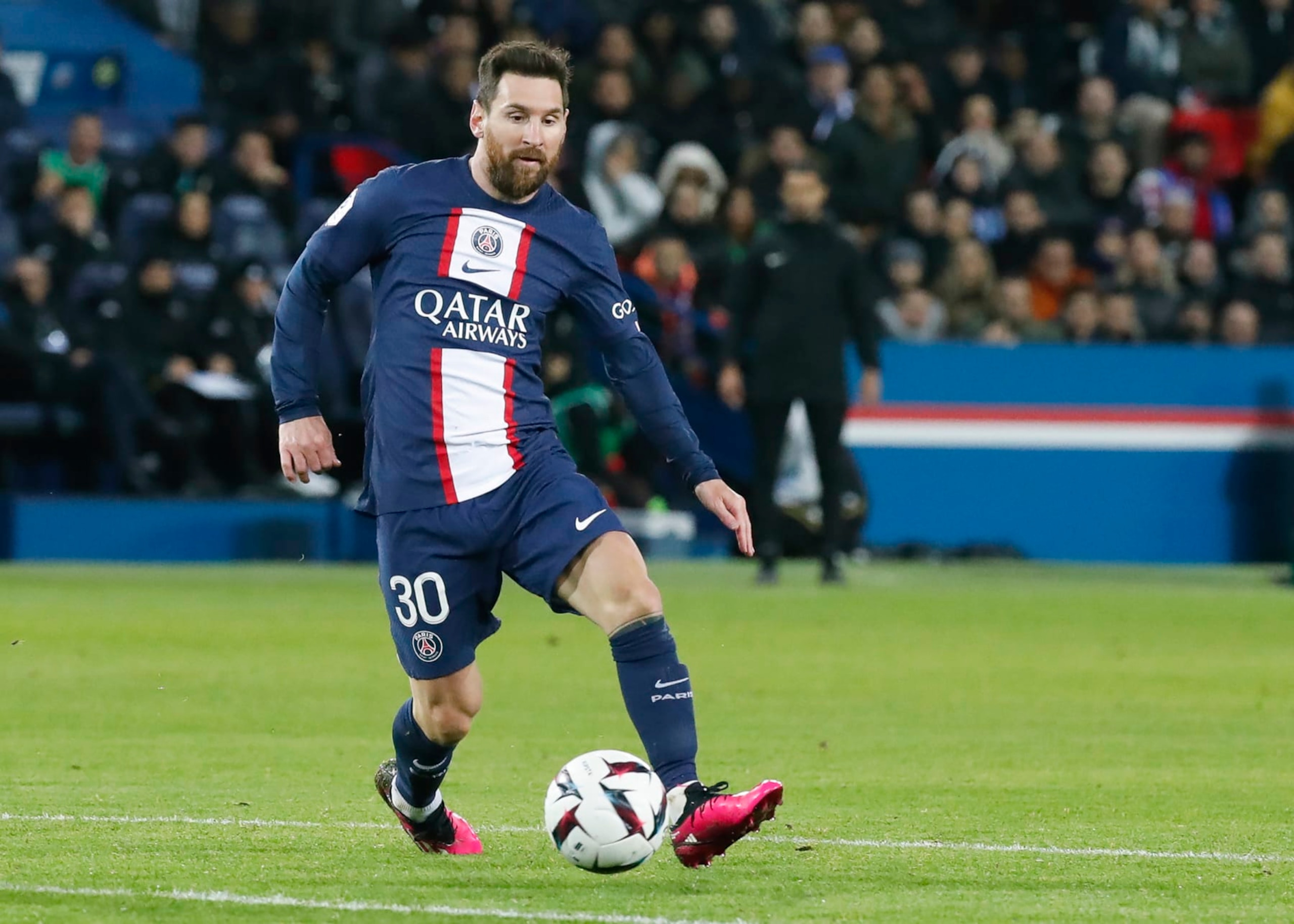 PARIS, FRANCE - JANUARY 11: Lionel Messi #30 of Paris Saint-Germain controls the ball during the Ligue 1 match between Paris Saint-Germain and Angers SCO at Parc des Princes on January 11, 2023 in Paris, France. (Photo by Catherine Steenkeste/Getty Images)