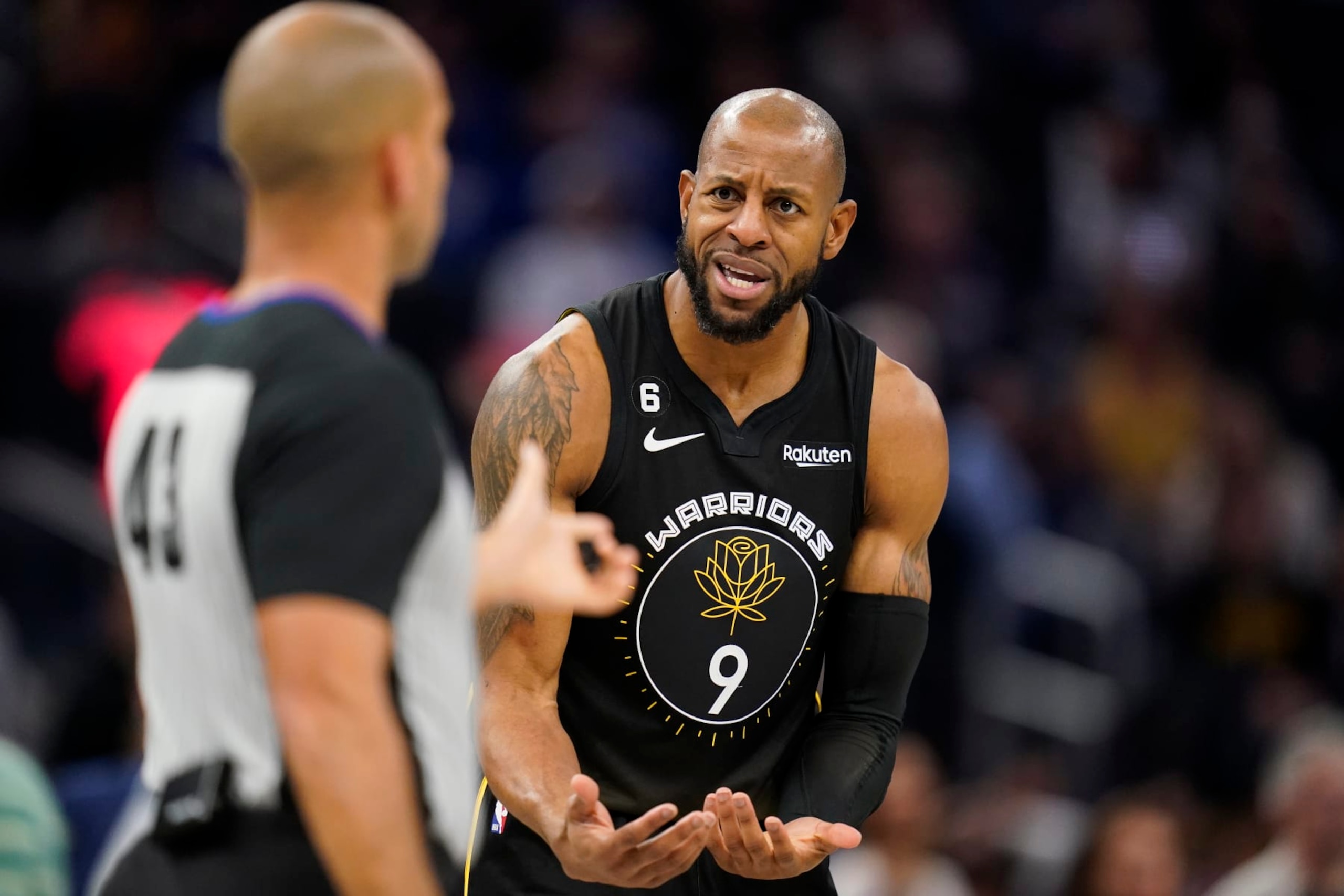 Golden State Warriors forward Andre Iguodala reacts to a referee during the second half of the team's NBA basketball game against the Phoenix Suns in San Francisco, Tuesday, Jan. 10, 2023. (AP Photo/Godofredo A. Vásquez)