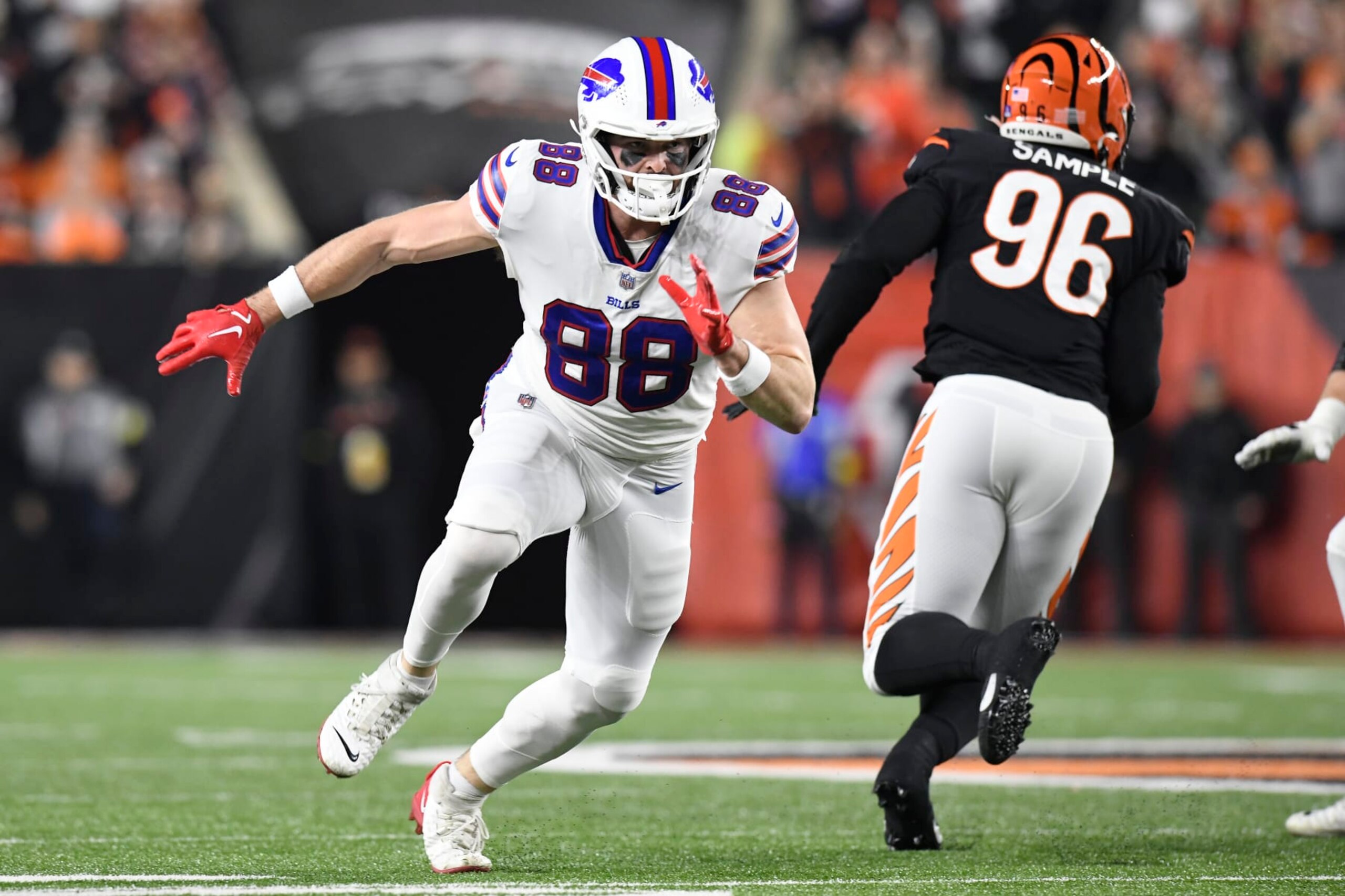 CINCINNATI, OH - JANUARY 02: Buffalo Bills tight end Dawson Knox (88) runs a route during the NFL football game between the Buffalo Bills and the Cincinnati Bengals on January 2, 2023, at Paycor Stadium in Cincinnati, Ohio. (Photo by Michael Allio/Icon Sportswire via Getty Images)
