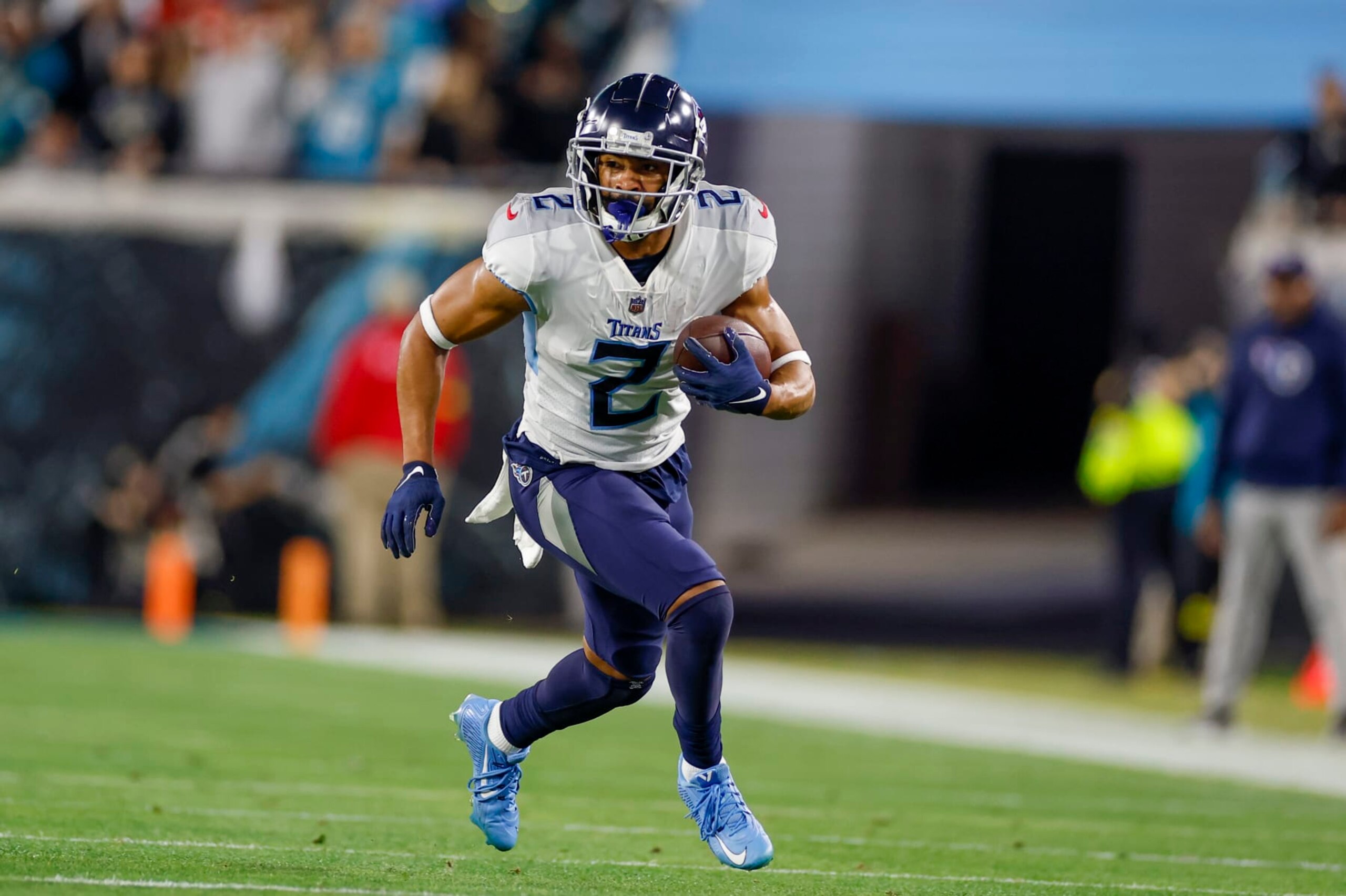 JACKSONVILLE, FL - JANUARY 07: Tennessee Titans wide receiver Robert Woods (2) runs with the ball during the game between the Tennessee Titans and the Jacksonville Jaguars and the  on January 7, 2023 at TIAA Bank Field in Jacksonville, Fl. (Photo by David Rosenblum/Icon Sportswire via Getty Images)