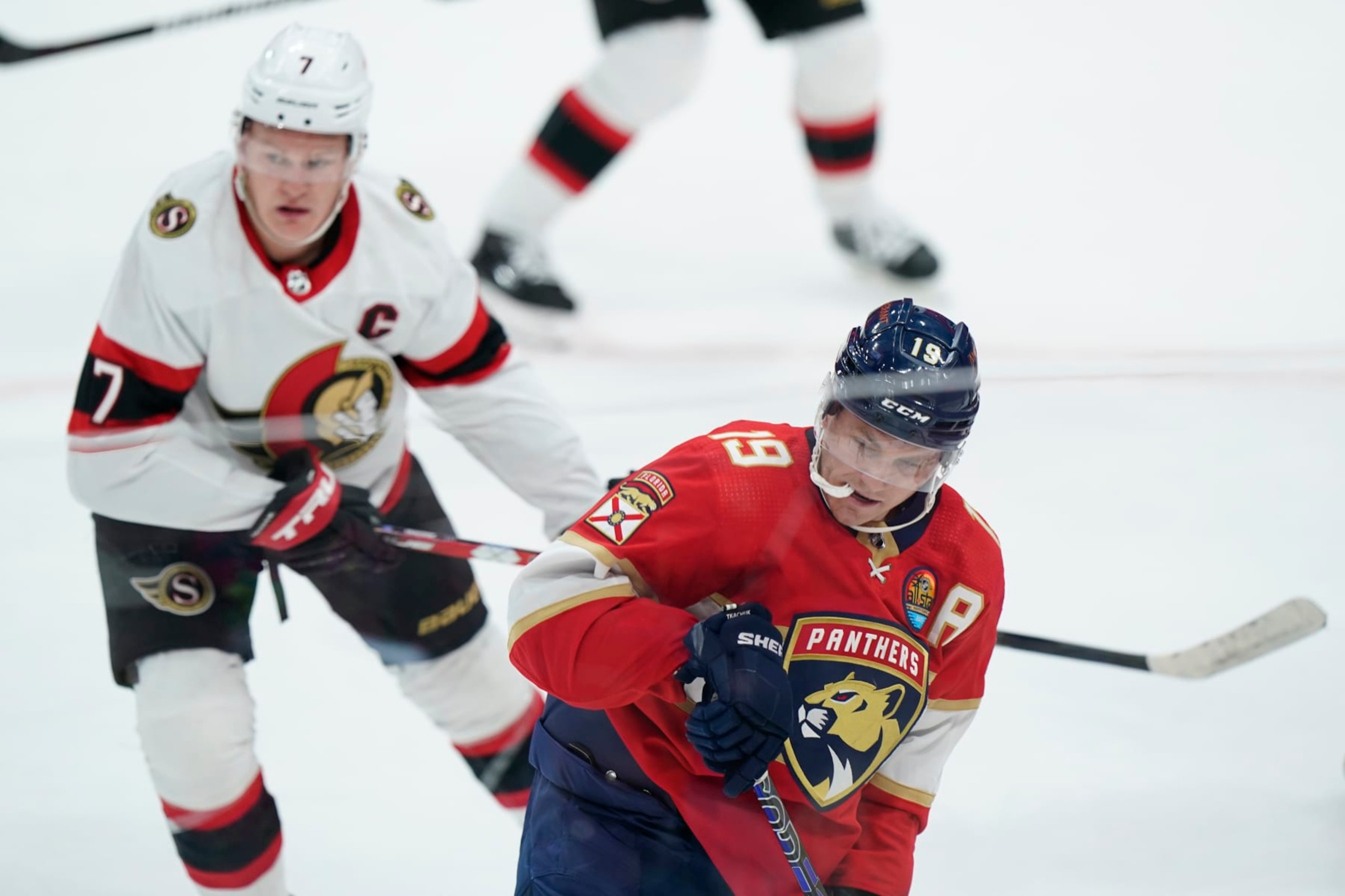 Ottawa Senators captain Brady Tkachuk (left) and Florida Panthers winger Matthew Tkachuk. 