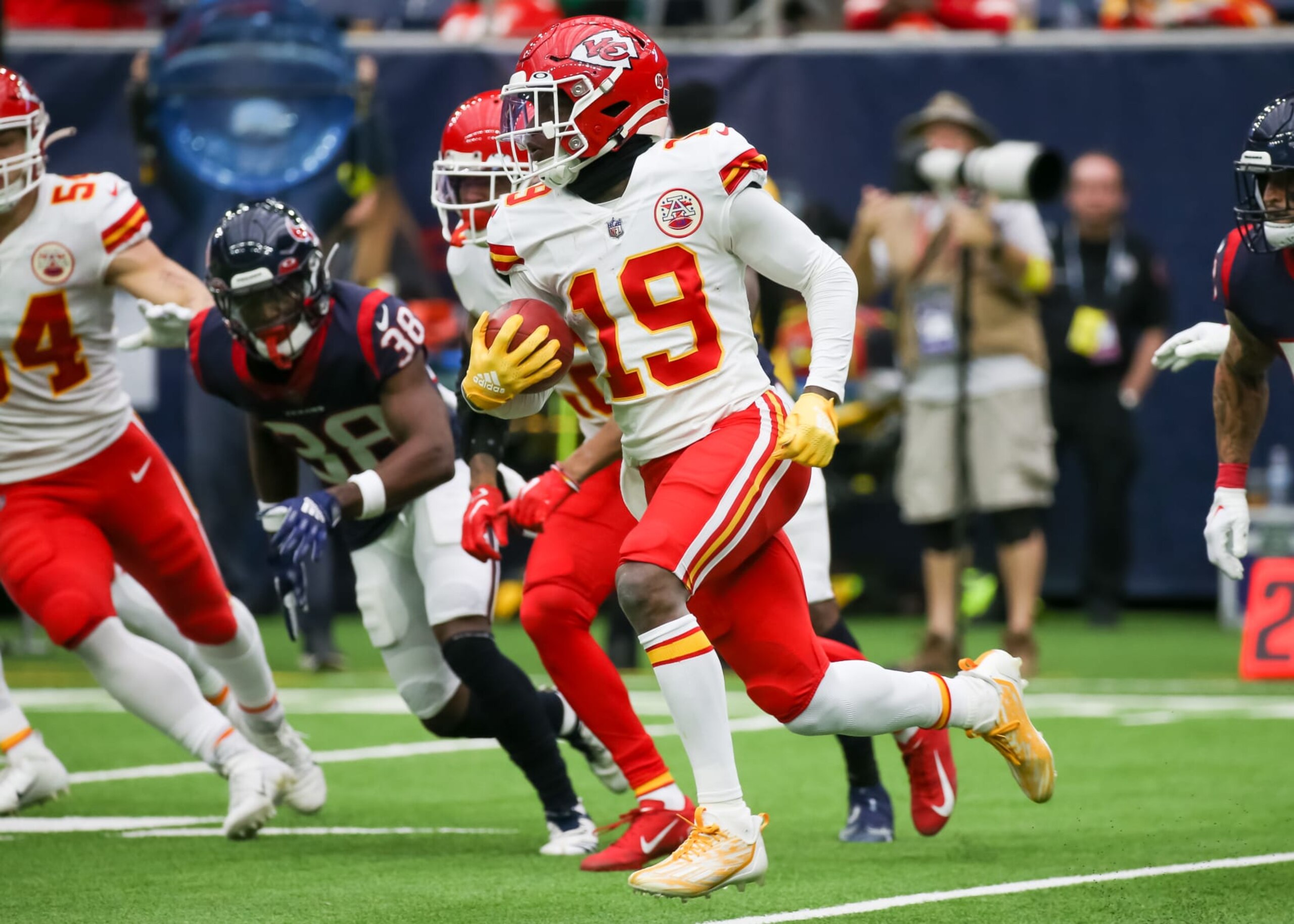 Kadarius Toney returns a punt against the Texans. Kadarius Toney returns a punt against the Texans.