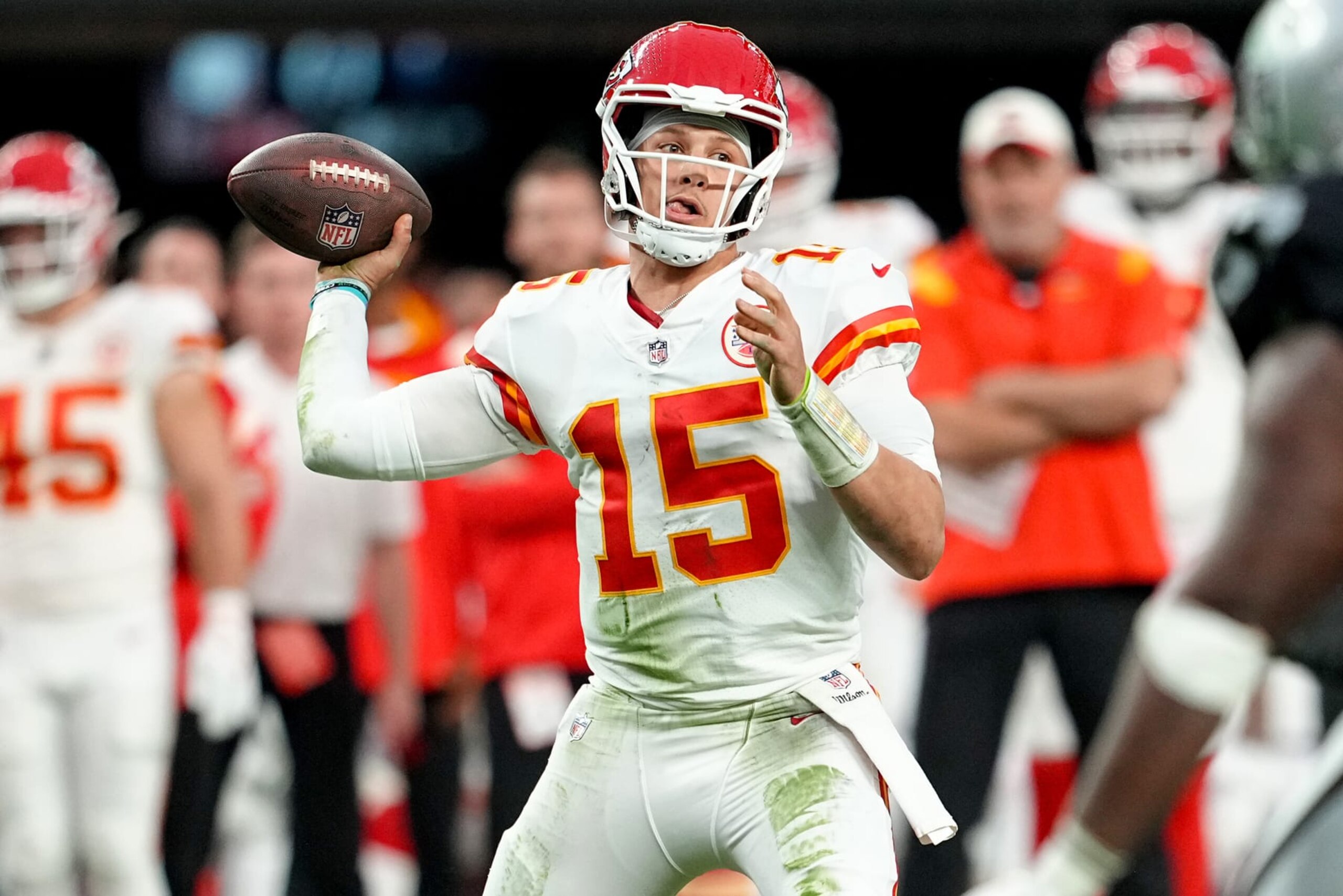 LAS VEGAS, NEVADA - JANUARY 07: Patrick Mahomes #15 of the Kansas City Chiefs throws a pass against the Las Vegas Raiders during the first half of the game at Allegiant Stadium on January 07, 2023 in Las Vegas, Nevada. (Photo by Jeff Bottari/Getty Images)