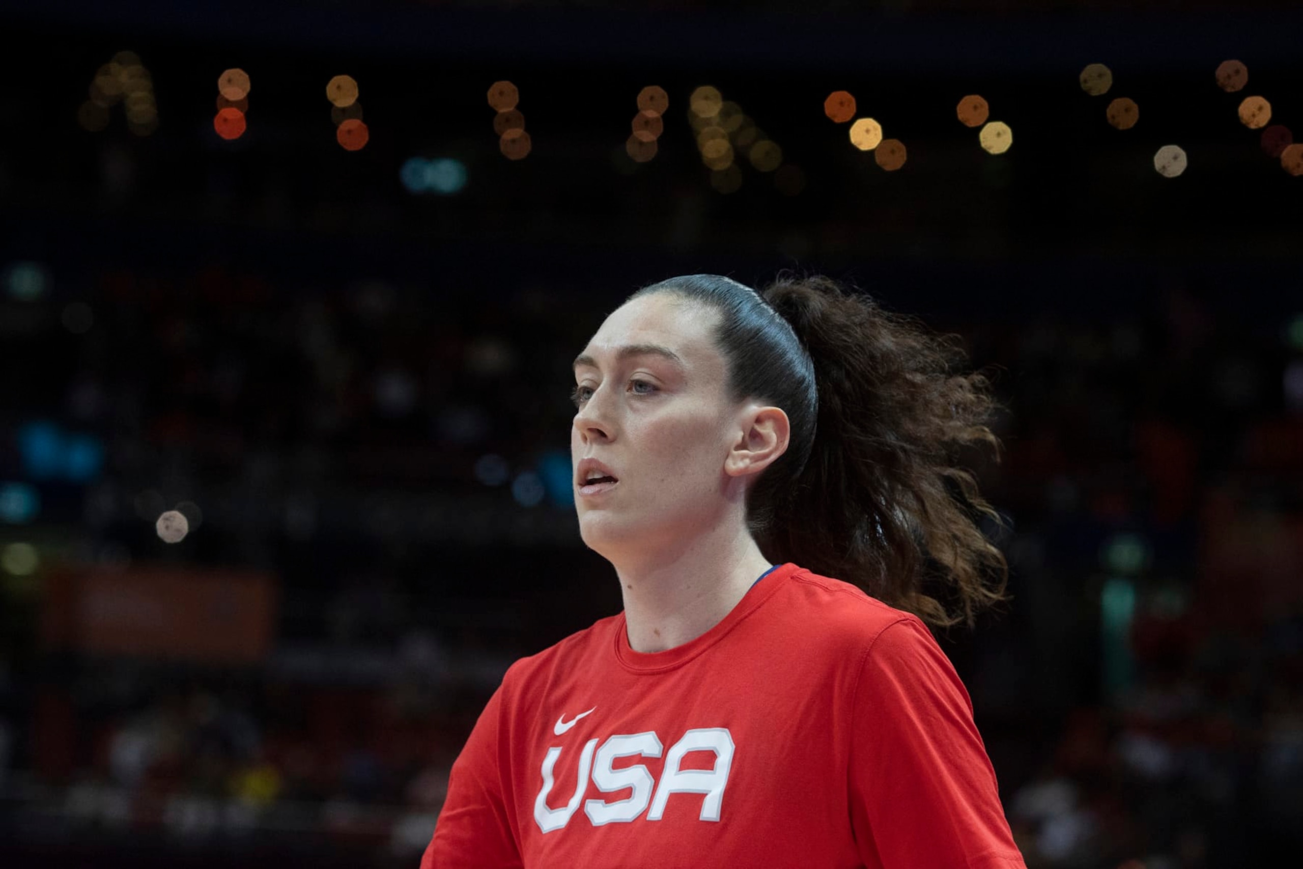 SYDNEY, AUSTRALIA - OCTOBER 01: United States' Breanna Stewart warms up during the 2022 FIBA Women's Basketball World Cup Final match between USA and China at Sydney Superdome, on October 1, 2022, in Sydney, Australia. (Photo by Steve Christo - Corbis/Corbis via Getty Images)