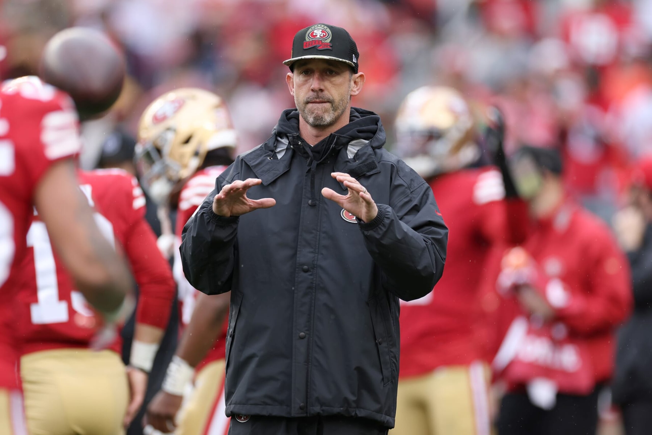 SANTA CLARA, CALIFORNIA - JANUARY 14: Head coach Kyle Shanahan of the San Francisco 49ers looks on prior to the NFC Wild Card playoff game against the Seattle Seahawks at Levi's Stadium on January 14, 2023 in Santa Clara, California. (Photo by Ezra Shaw/Getty Images)