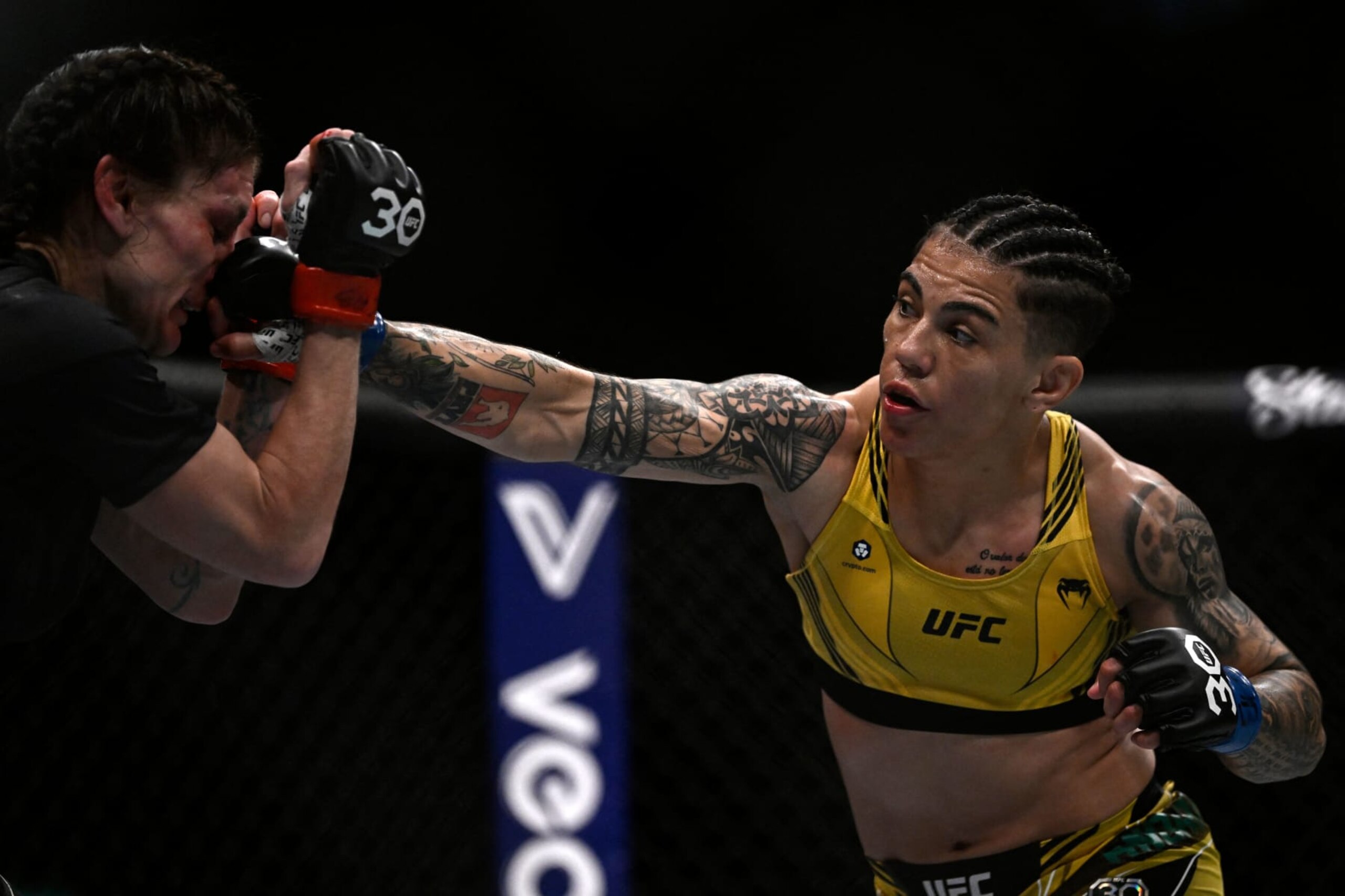 Brazilian Jessica Andrade (R) competes against US Lauren Murphy during their women's flyweight bout at the Ultimate Fighting Championship (UFC) event at the Jeunesse Arena in Rio de Janeiro, Brazil, on January 21, 2023. (Photo by MAURO PIMENTEL / AFP) (Photo by MAURO PIMENTEL/AFP via Getty Images)