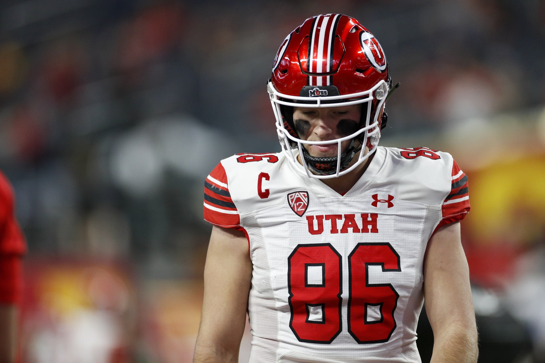 LAS VEGAS, NV - DECEMBER 02: Utah Utes tight end Dalton Kincaid (86) reacts during the Pac-12 Championship football game between the Utah Utes and the USC Trojans on December 2, 2022 at Allegiant Stadium in Las Vegas. (Photo by Brandon Sloter/Icon Sportswire via Getty Images)