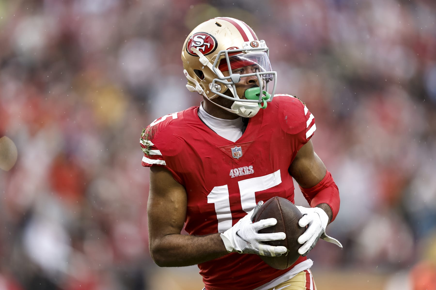 SANTA CLARA, CALIFORNIA - JANUARY 14: Jauan Jennings #15 of the San Francisco 49ers runs with the ball during an NFL football game between the San Francisco 49ers and the Seattle Seahawks at Levi's Stadium on January 14, 2023 in Santa Clara, California. (Photo by Michael Owens/Getty Images)