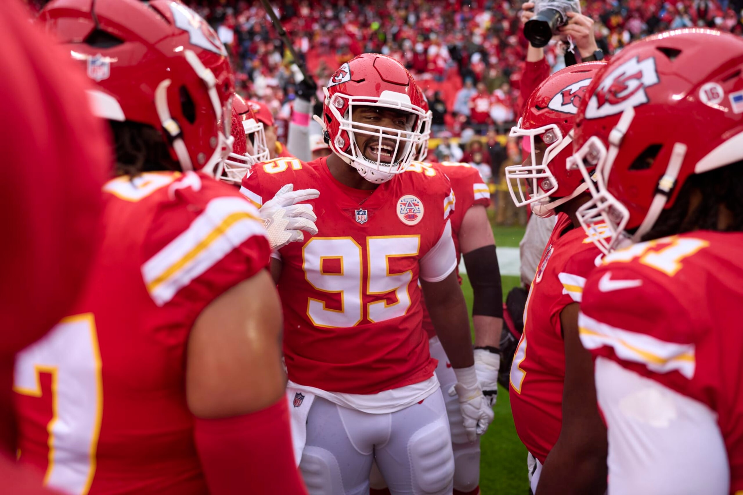 KANSAS CITY, MO - JANUARY 21: Chris Jones #95 of the Kansas City Chiefs speaks to his teammates before kickoff against the Jacksonville Jaguars at GEHA Field at Arrowhead Stadium on January 21, 2023 in Kansas City, Missouri. (Photo by Cooper Neill/Getty Images)