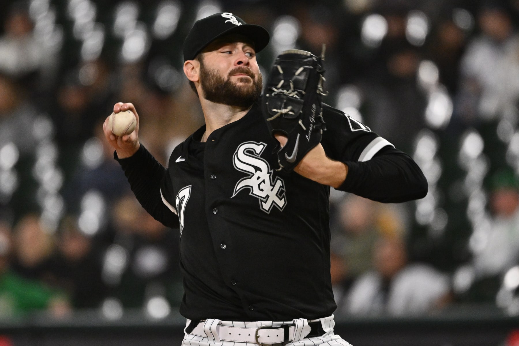 CHICAGO, IL - SEPTEMBER 23:  Lucas Giolito #27 of the Chicago White Sox pitches in the first inning against the Detroit Tigers at Guaranteed Rate Field on September 23, 2022 in Chicago, Illinois.  (Photo by Jamie Sabau/Getty Images)