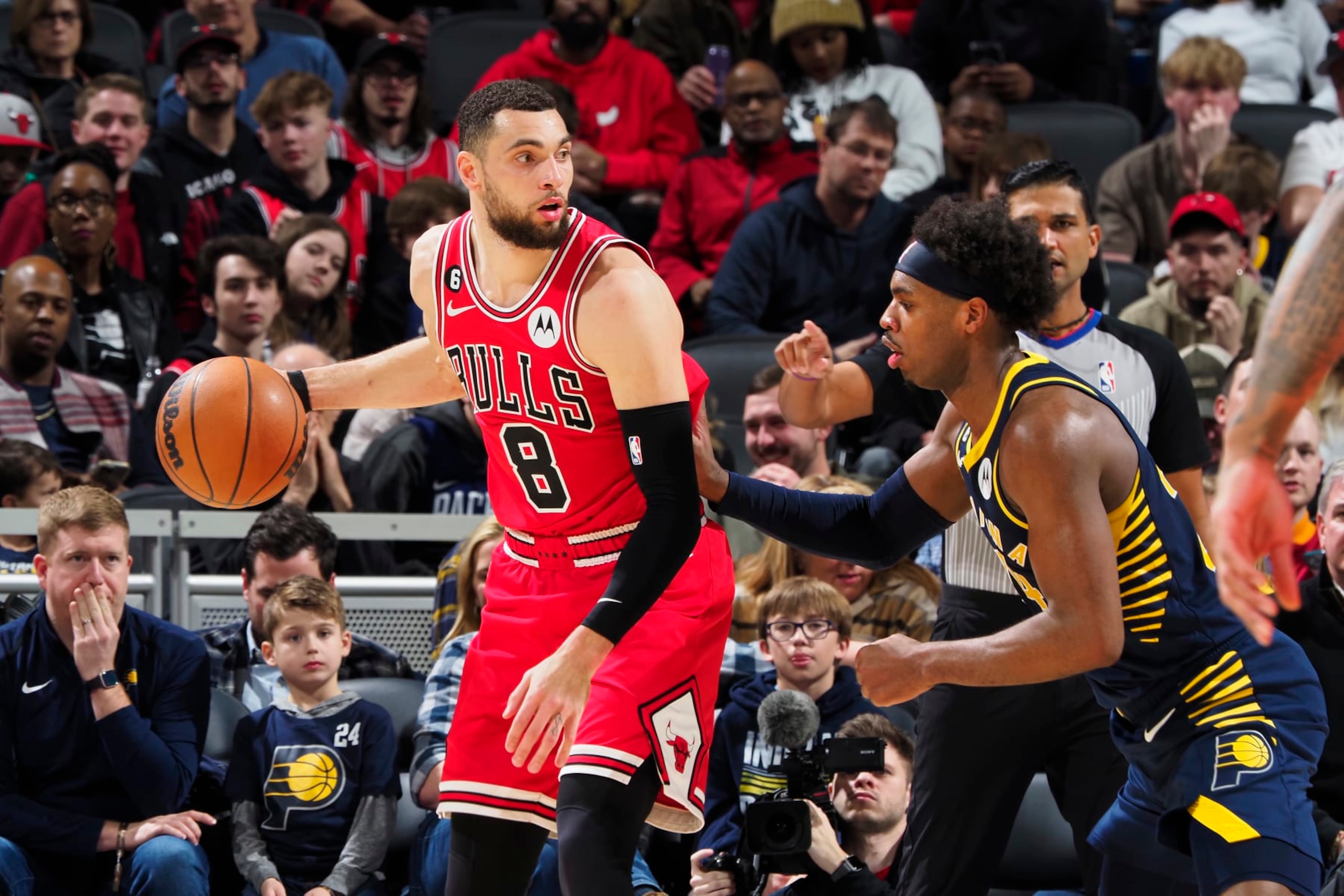 INDIANAPOLIS, IN - JANUARY 24: Zach LaVine #8 of the Chicago Bulls dribbles the ball during the game against the Indiana Pacers on January 24, 2023 at Gainbridge Fieldhouse in Indianapolis, Indiana. NOTE TO USER: User expressly acknowledges and agrees that, by downloading and or using this Photograph, user is consenting to the terms and conditions of the Getty Images License Agreement. Mandatory Copyright Notice: Copyright 2022 NBAE (Photo by Ron Hoskins/NBAE via Getty Images) INDIANAPOLIS, IN - JANUARY 24: Zach LaVine #8 of the Chicago Bulls dribbles the ball during the game against the Indiana Pacers on January 24, 2023 at Gainbridge Fieldhouse in Indianapolis, Indiana. NOTE TO USER: User expressly acknowledges and agrees that, by downloading and or using this Photograph, user is consenting to the terms and conditions of the Getty Images License Agreement. Mandatory Copyright Notice: Copyright 2022 NBAE (Photo by Ron Hoskins/NBAE via Getty Images)
