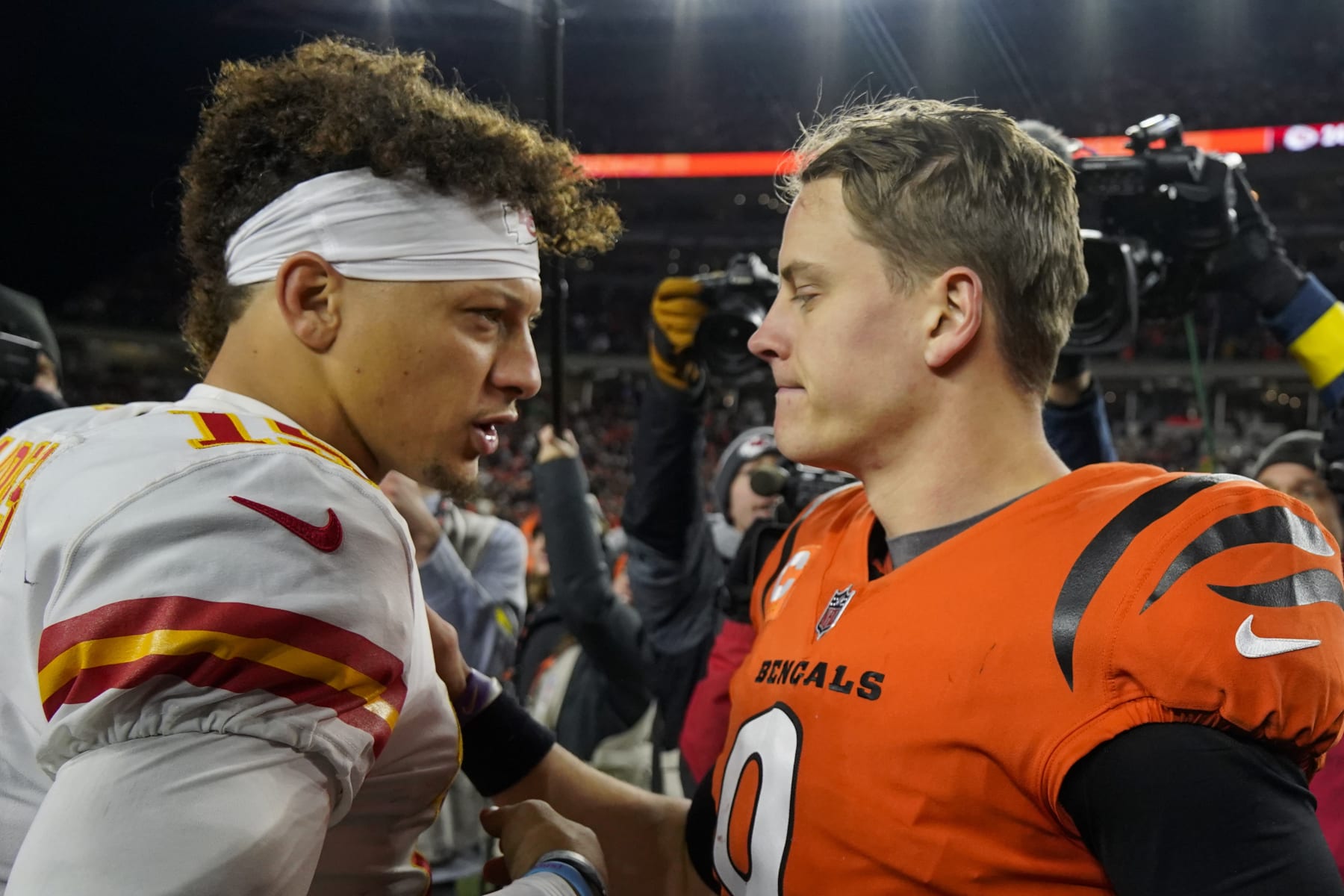 Patrick Mahomes (left) and Joe Burrow (right)