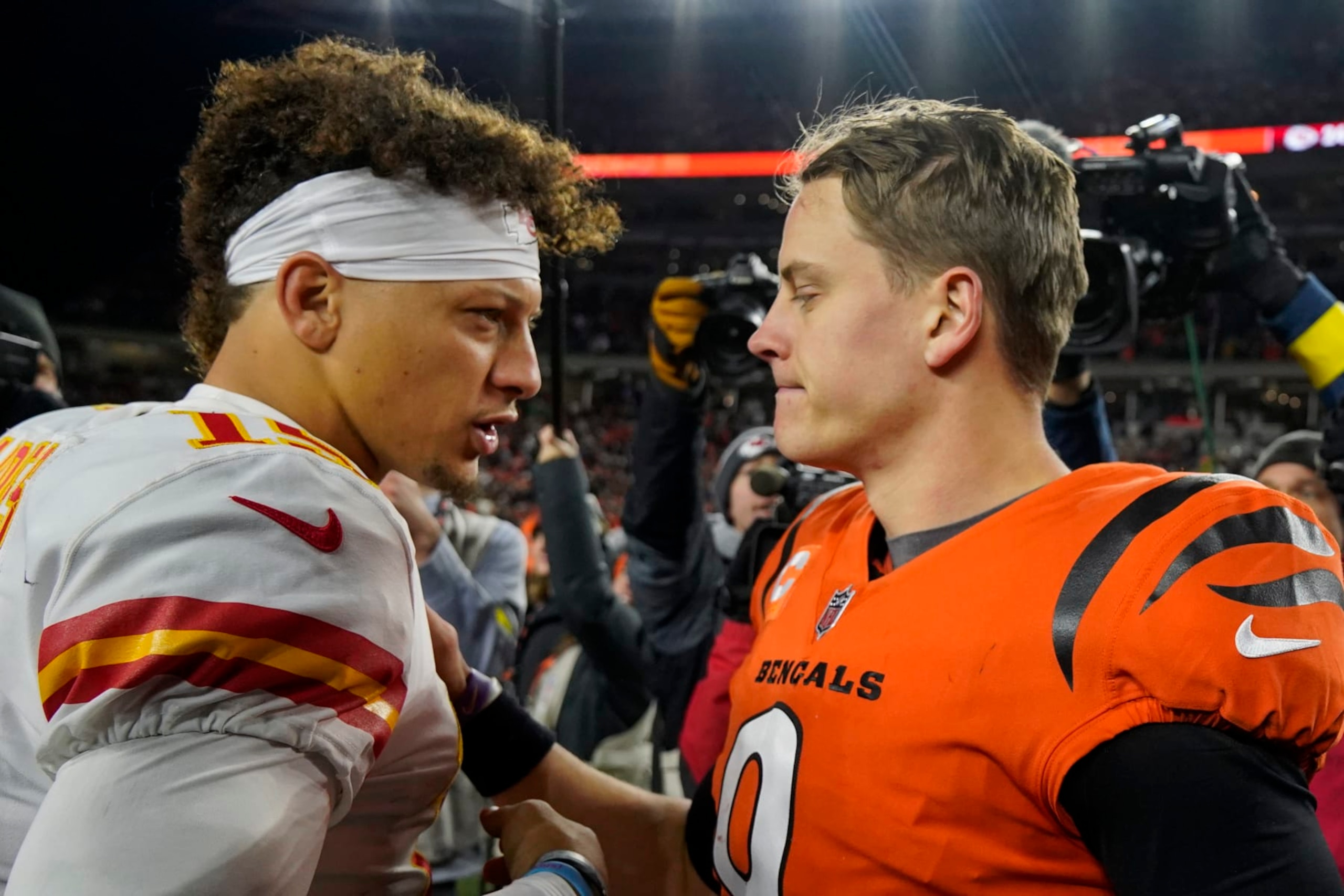 Patrick Mahomes (left) and Joe Burrow (right)