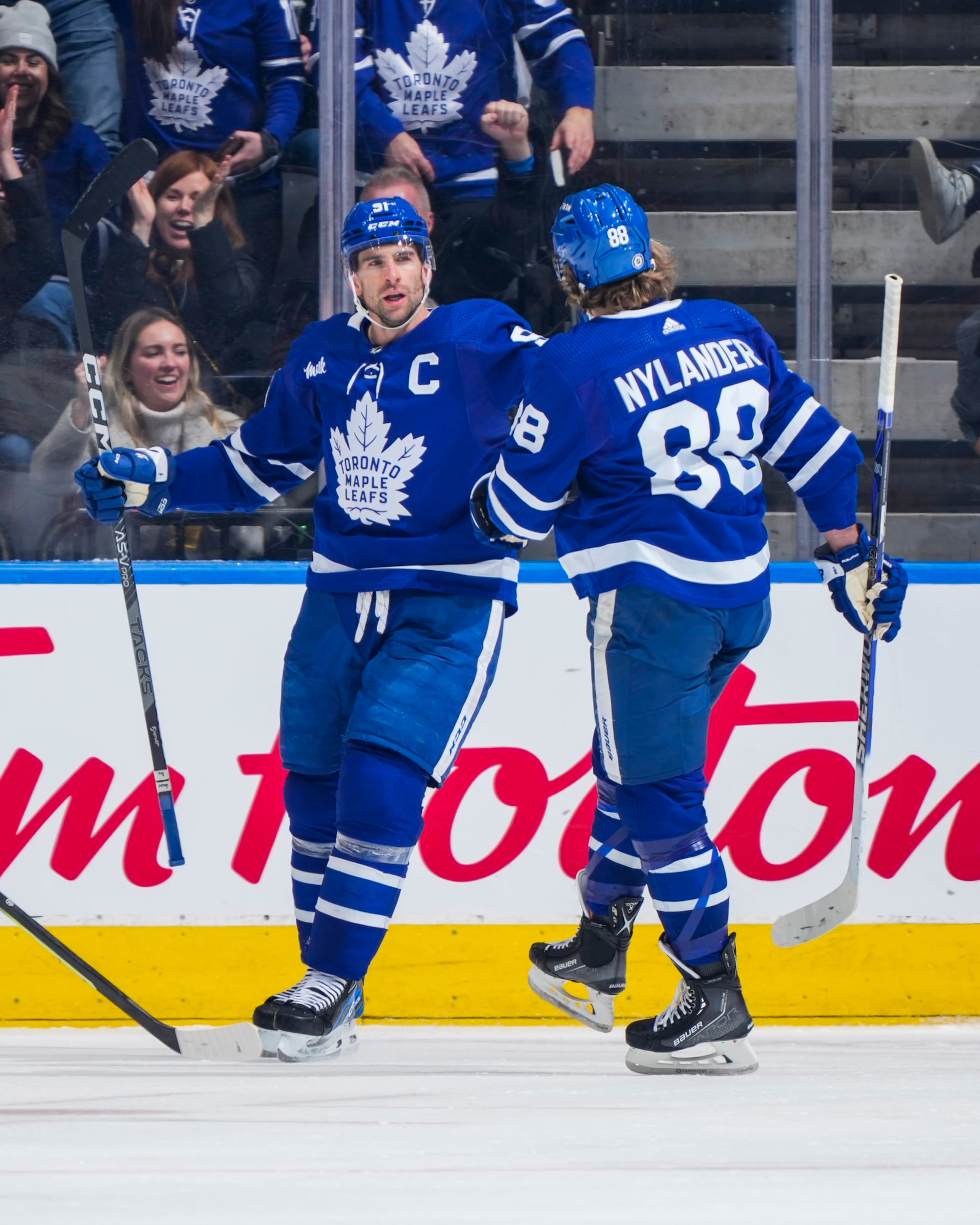 TORONTO, ON - JANUARY 23: William Nylander #88 of the Toronto Maple Leafs celebrates his goal against the New York Islanders with teammate John Tavares #91 during the second period at the Scotiabank Arena on January 23, 2023 in Toronto, Ontario, Canada. (Photo by Mark Blinch/NHLI via Getty Images) TORONTO, ON - JANUARY 23: William Nylander #88 of the Toronto Maple Leafs celebrates his goal against the New York Islanders with teammate John Tavares #91 during the second period at the Scotiabank Arena on January 23, 2023 in Toronto, Ontario, Canada. (Photo by Mark Blinch/NHLI via Getty Images)