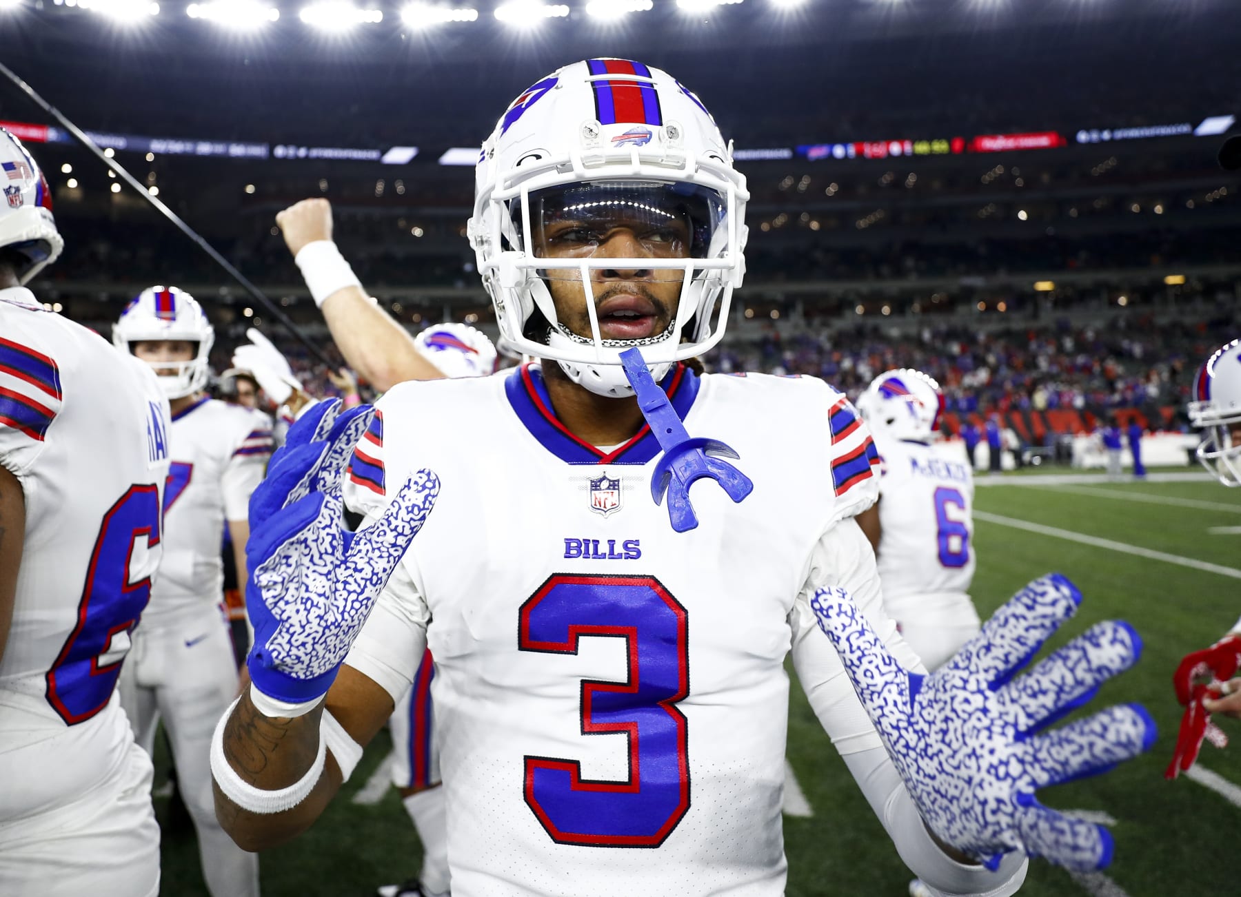 CINCINNATI, OH - JANUARY 2: Damar Hamlin #3 of the Buffalo Bills stands in the team huddle prior to an NFL football game against the Cincinnati Bengals at Paycor Stadium on January 2, 2023 in Cincinnati, Ohio. (Photo by Kevin Sabitus/Getty Images)