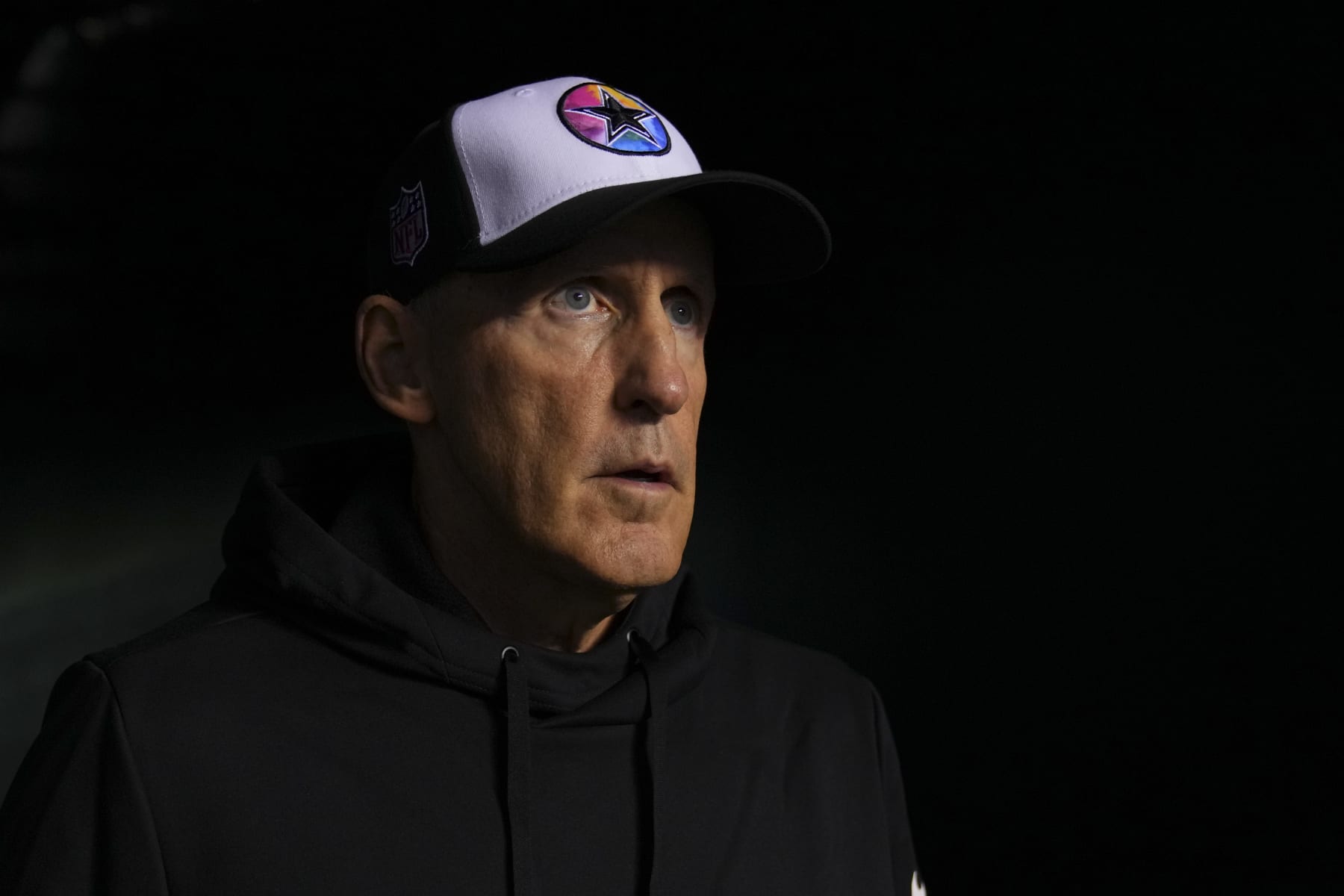 PHILADELPHIA, PA - OCTOBER 16: Offensive line coach Joe Philbin of the Dallas Cowboys walks onto the field prior to the game against the Philadelphia Eagles at Lincoln Financial Field on October 16, 2022 in Philadelphia, Pennsylvania. (Photo by Mitchell Leff/Getty Images)