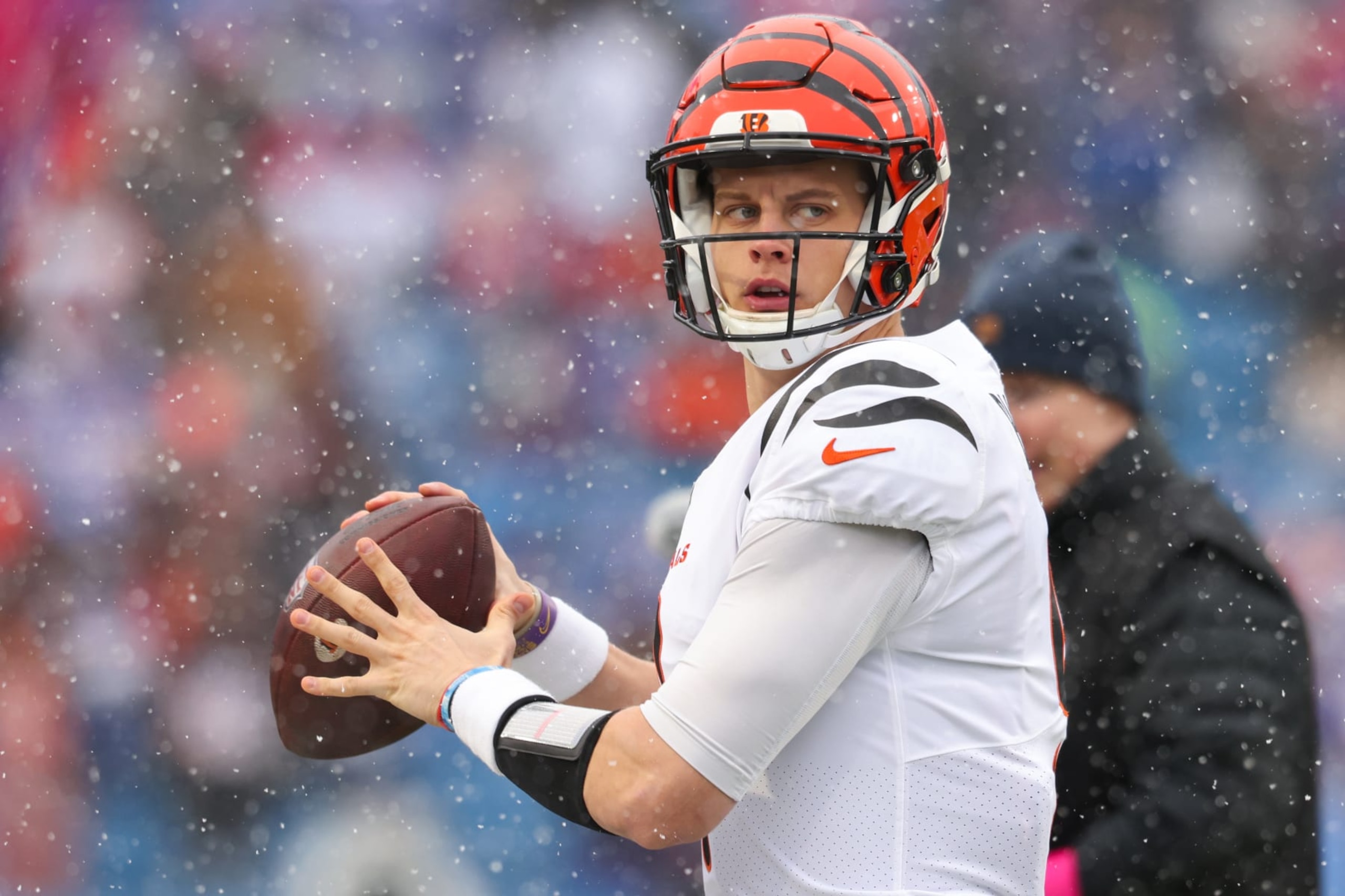 ORCHARD PARK, NEW YORK - JANUARY 22: Joe Burrow #9 of the Cincinnati Bengals warms up prior to a game against the Buffalo Bills in the AFC Divisional Playoff game at Highmark Stadium on January 22, 2023 in Orchard Park, New York. (Photo by Bryan M. Bennett/Getty Images)