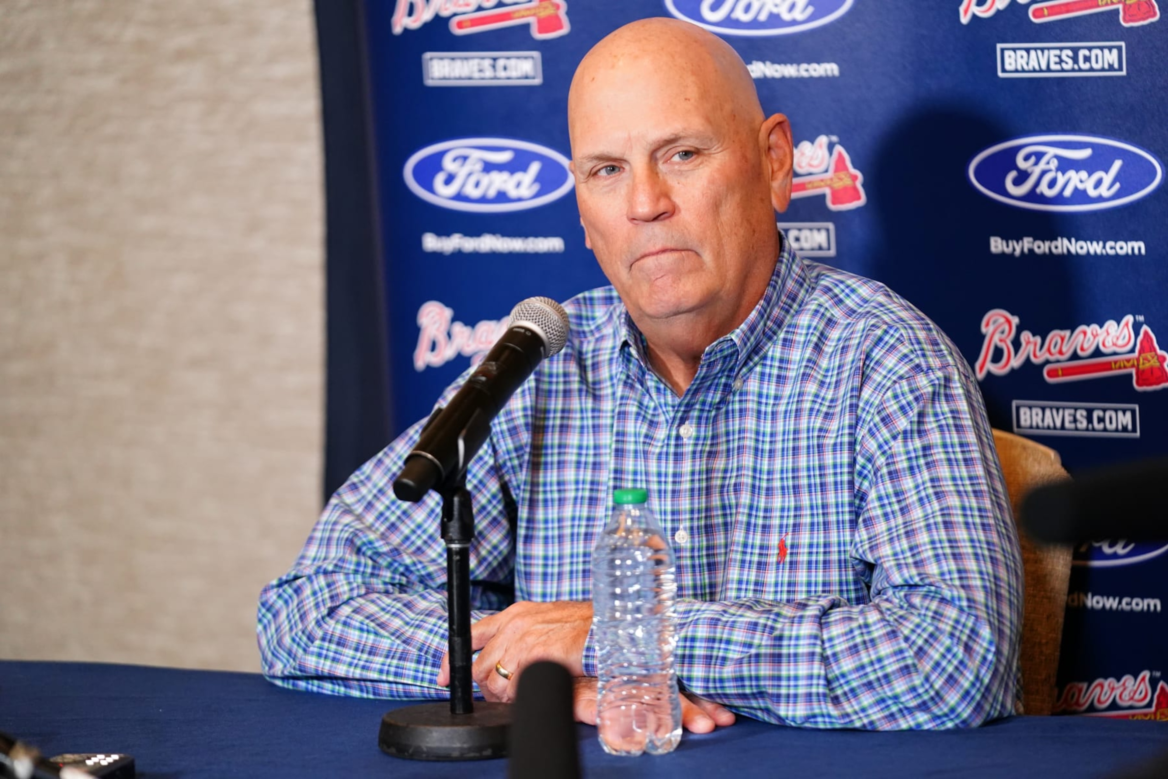 SAN DIEGO, CA - DECEMBER 06: Manager Brian Snitker #43 of the Atlanta Braves speaks to the media during the Manager Media Availabilities at Manchester Grand Hyatt on Tuesday, December 6, 2022 in San Diego, California. (Photo by Daniel Shirey/MLB Photos via Getty Images) SAN DIEGO, CA - DECEMBER 06: Manager Brian Snitker #43 of the Atlanta Braves speaks to the media during the Manager Media Availabilities at Manchester Grand Hyatt on Tuesday, December 6, 2022 in San Diego, California. (Photo by Daniel Shirey/MLB Photos via Getty Images)