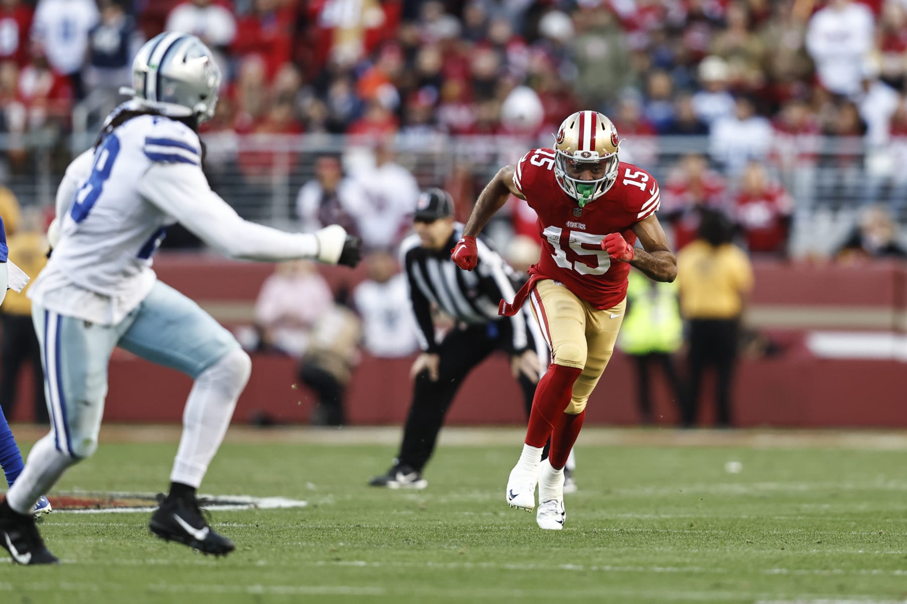 SANTA CLARA, CALIFORNIA - JANUARY 22: Jauan Jennings #15 of the San Francisco 49ers runs during an NFL divisional round playoff football game between the San Francisco 49ers and the Dallas Cowboys at Levi's Stadium on January 22, 2023 in Santa Clara, California. (Photo by Michael Owens/Getty Images)