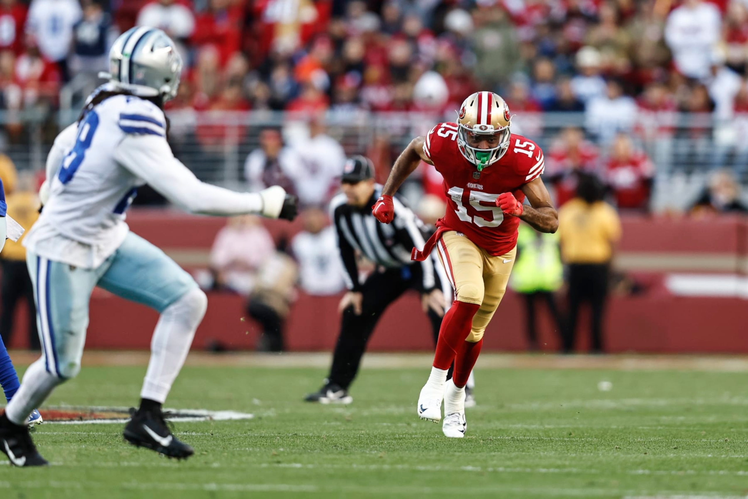 SANTA CLARA, CALIFORNIA - JANUARY 22: Jauan Jennings #15 of the San Francisco 49ers runs during an NFL divisional round playoff football game between the San Francisco 49ers and the Dallas Cowboys at Levi's Stadium on January 22, 2023 in Santa Clara, California. (Photo by Michael Owens/Getty Images)
