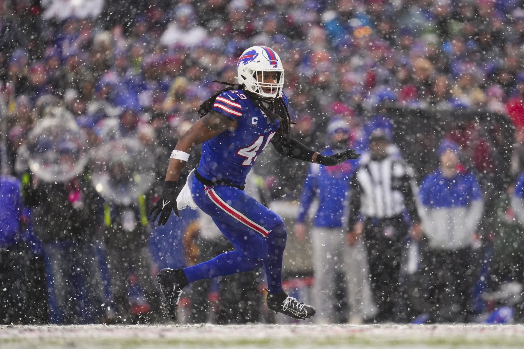 ORCHARD PARK, NY - JANUARY 22: Tremaine Edmunds #49 of the Buffalo Bills defends against the Cincinnati Bengals at Highmark Stadium on January 22, 2023 in Orchard Park, New York. (Photo by Cooper Neill/Getty Images)