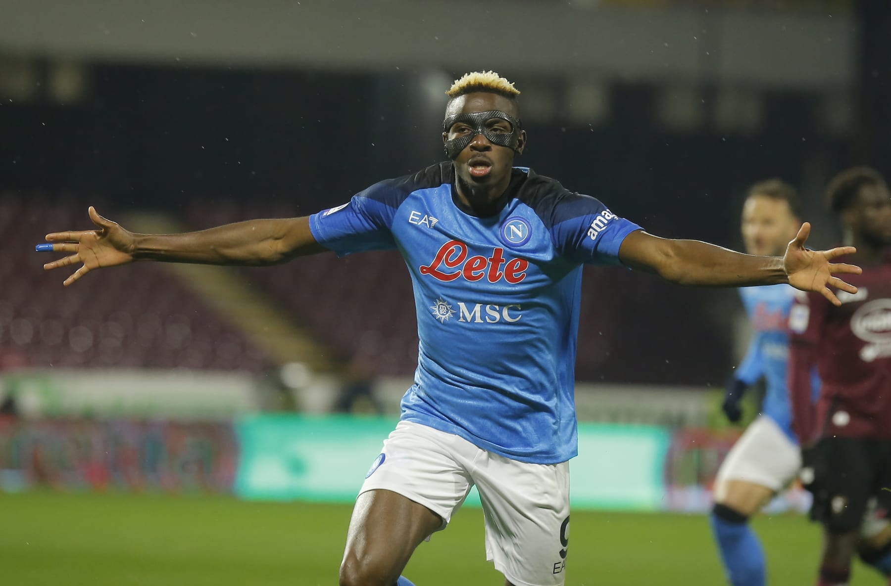 SALERNO, ITALY - JANUARY 21: Victor Osimhen of SSC Napoli celebrates after scoring his team's second goal during the Serie A match between Salernitana and SSC Napoli at Stadio Arechi on January 21, 2023 in Salerno, Italy. (Photo by Carlo Hermann/DeFodi Images via Getty Images)