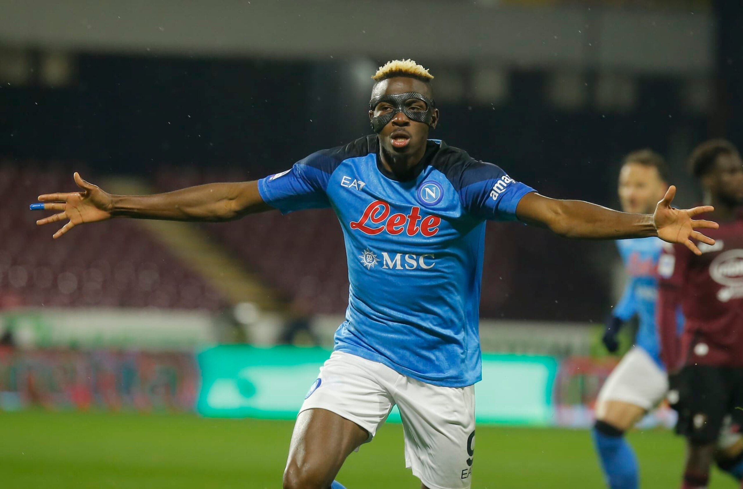 SALERNO, ITALY - JANUARY 21: Victor Osimhen of SSC Napoli celebrates after scoring his team's second goal during the Serie A match between Salernitana and SSC Napoli at Stadio Arechi on January 21, 2023 in Salerno, Italy. (Photo by Carlo Hermann/DeFodi Images via Getty Images)