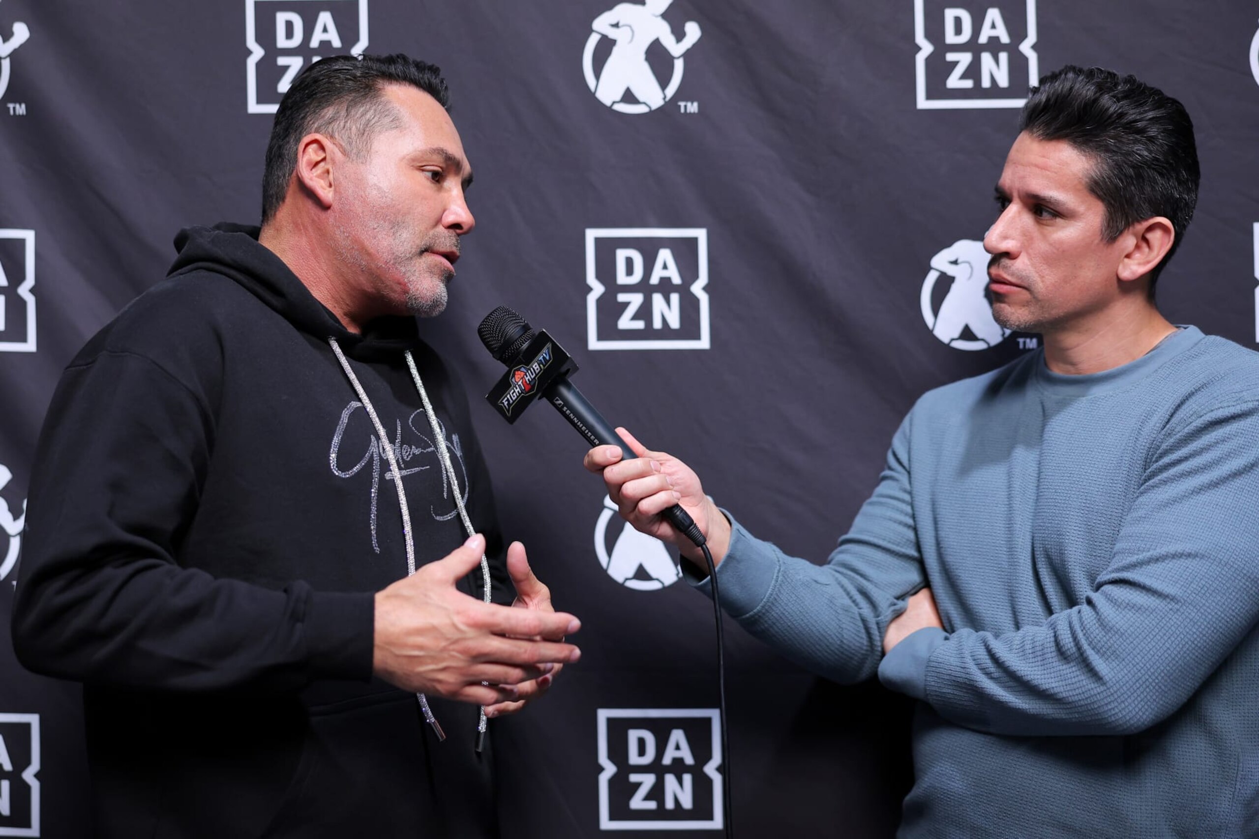 LOS ANGELES, CALIFORNIA - JANUARY 25: Oscar De La Hoya speaks to the media at Young Champions Boxing on January 25, 2023 in Los Angeles, California. (Photo by Cris Esqueda/Golden Boy/Golden Boy Promotions via Getty Images) LOS ANGELES, CALIFORNIA - JANUARY 25: Oscar De La Hoya speaks to the media at Young Champions Boxing on January 25, 2023 in Los Angeles, California. (Photo by Cris Esqueda/Golden Boy/Golden Boy Promotions via Getty Images)